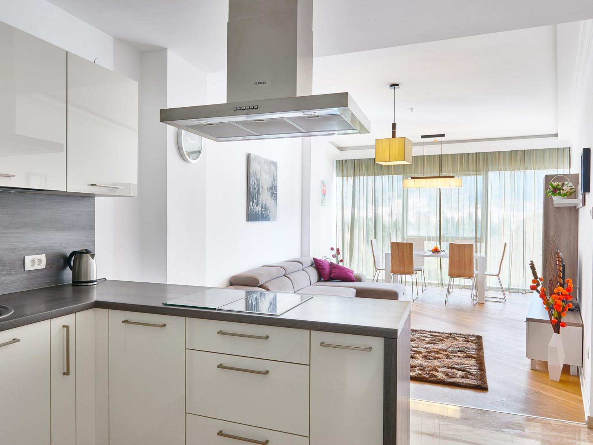 Family Suite with Balcony with City View photo 3