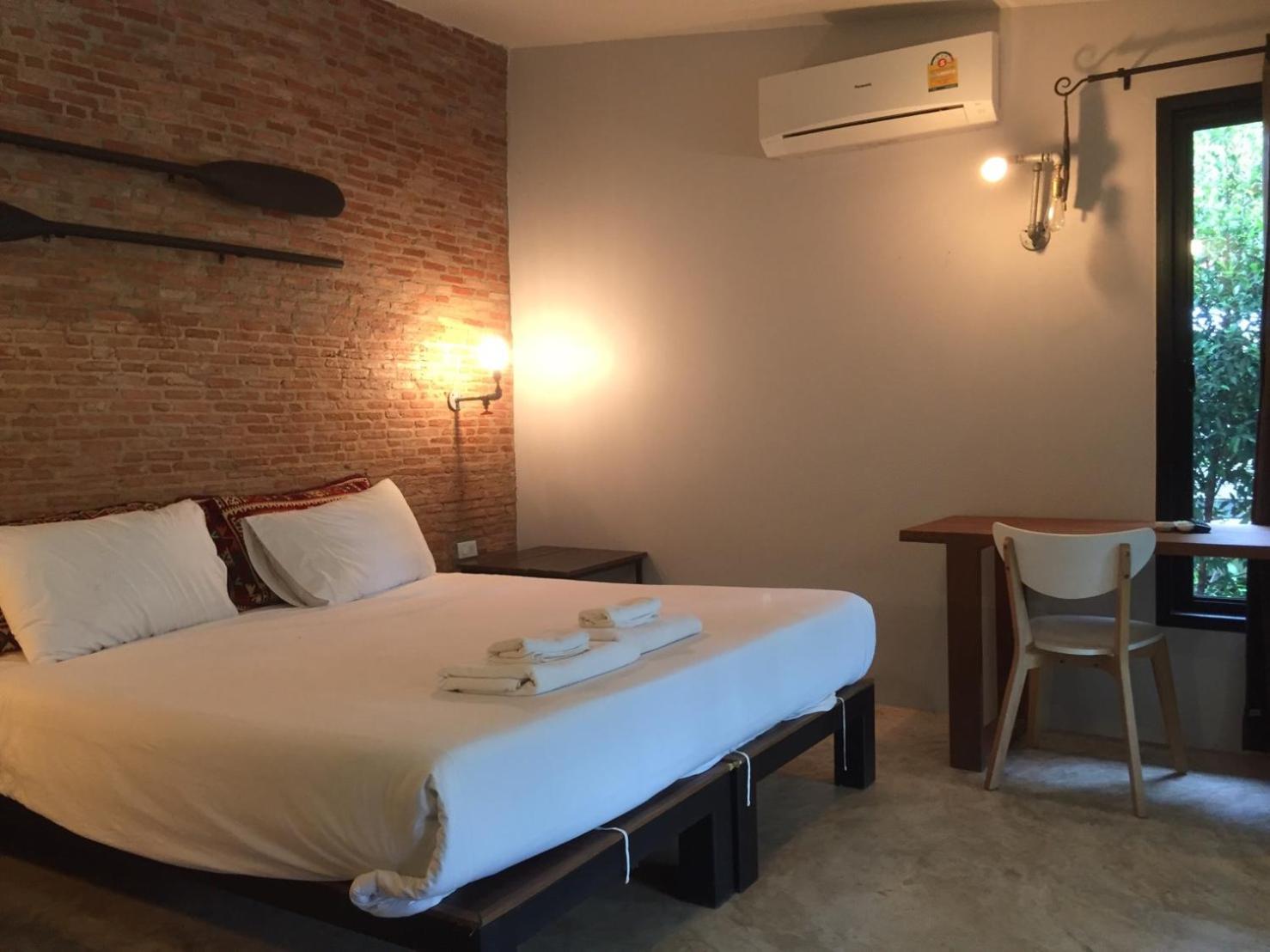 Deluxe Double Room with Balcony photo 2