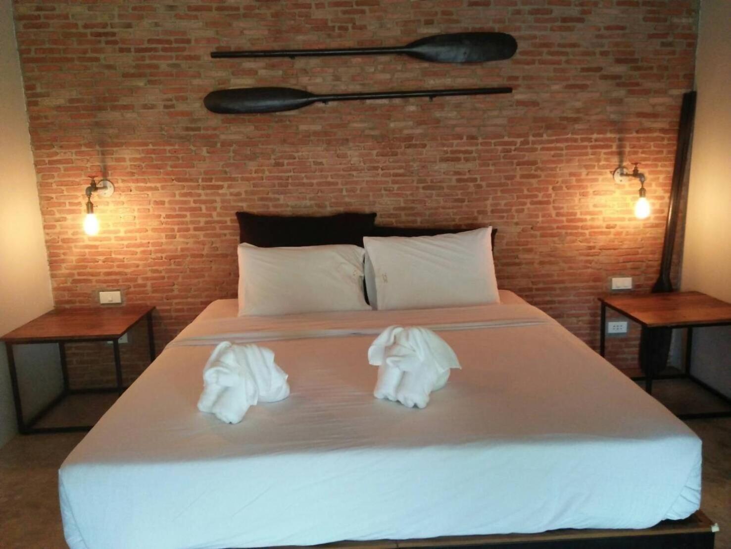 Deluxe Double Room with Balcony photo 3