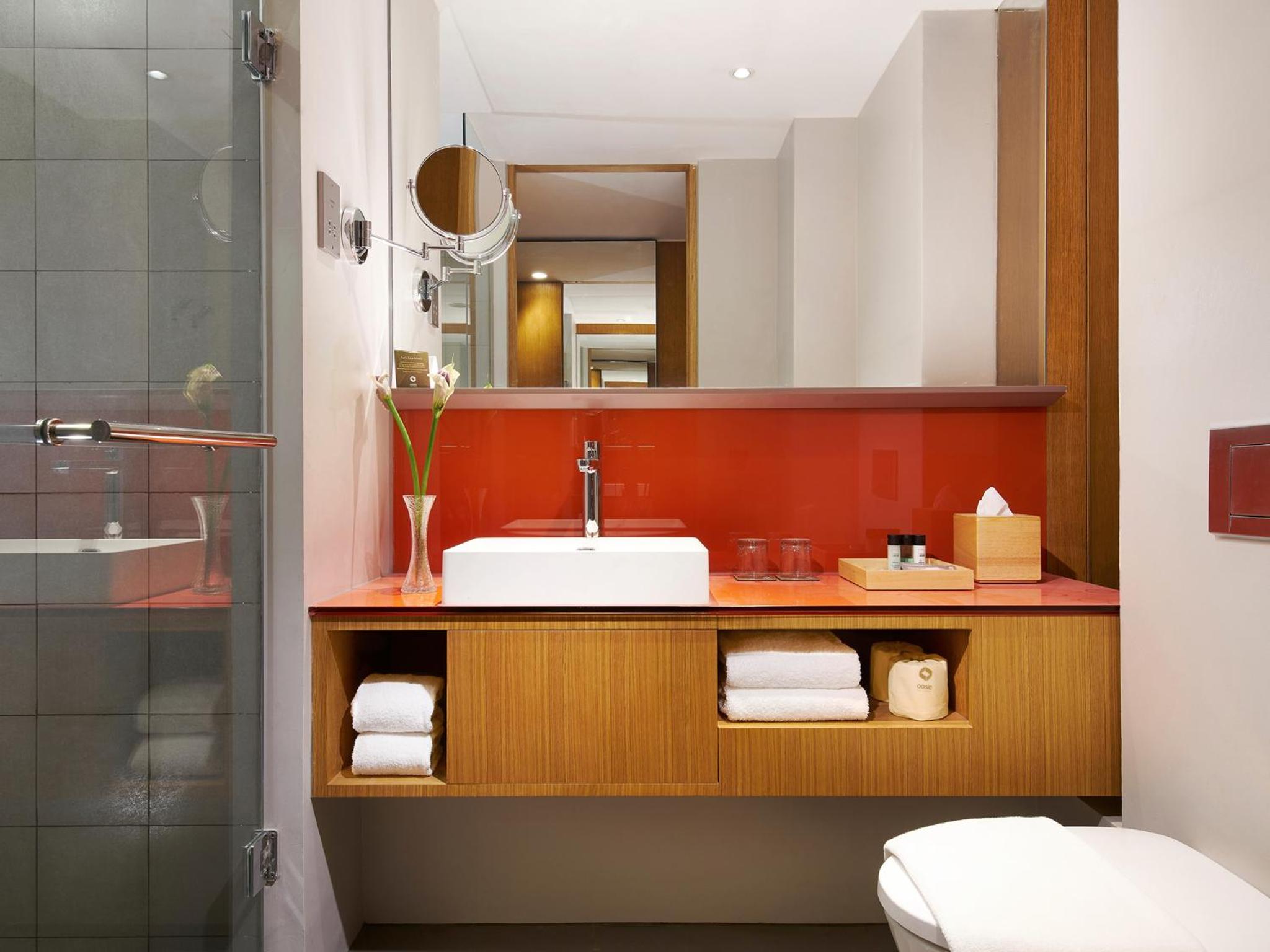 Connecting Room