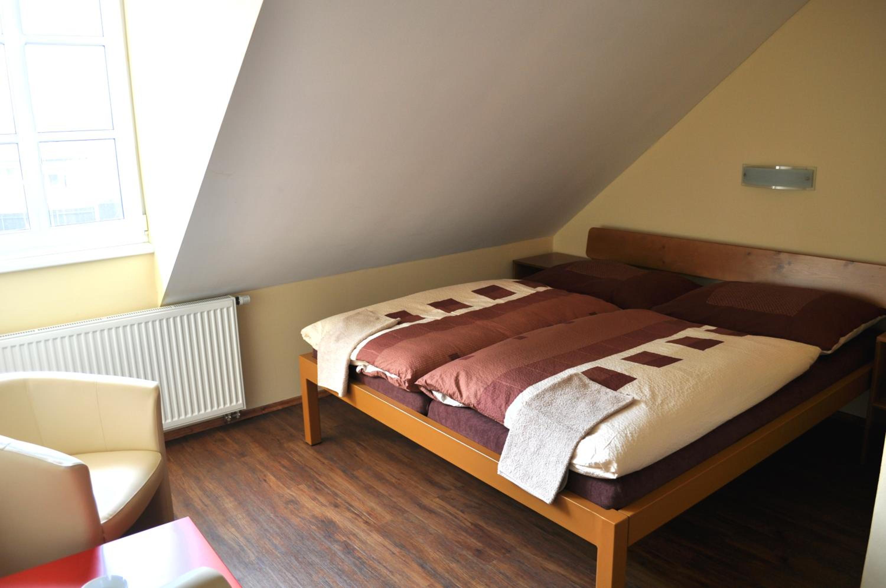 Double Room - Photo 9
