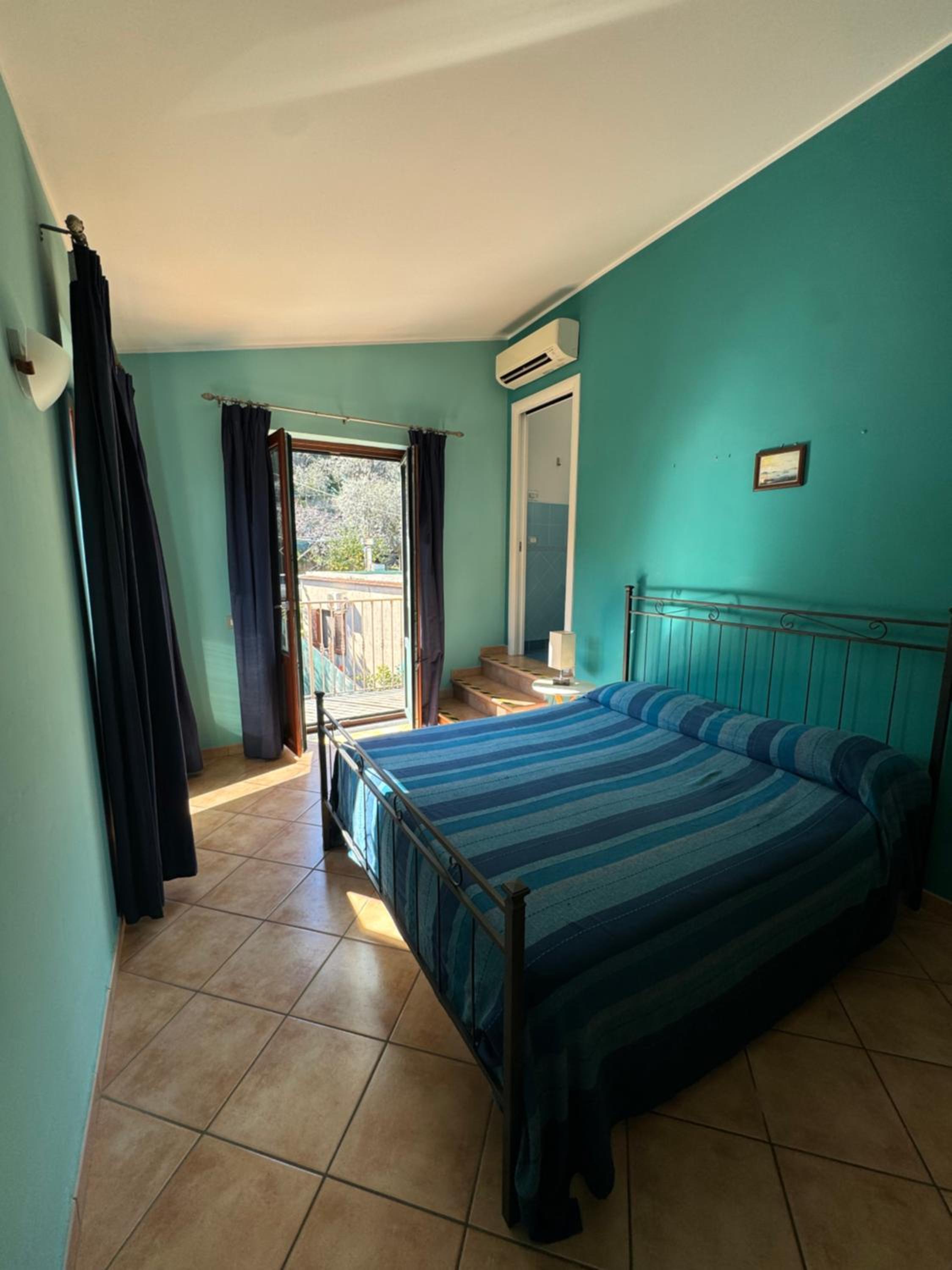 One-Bedroom Apartment with View photo 2