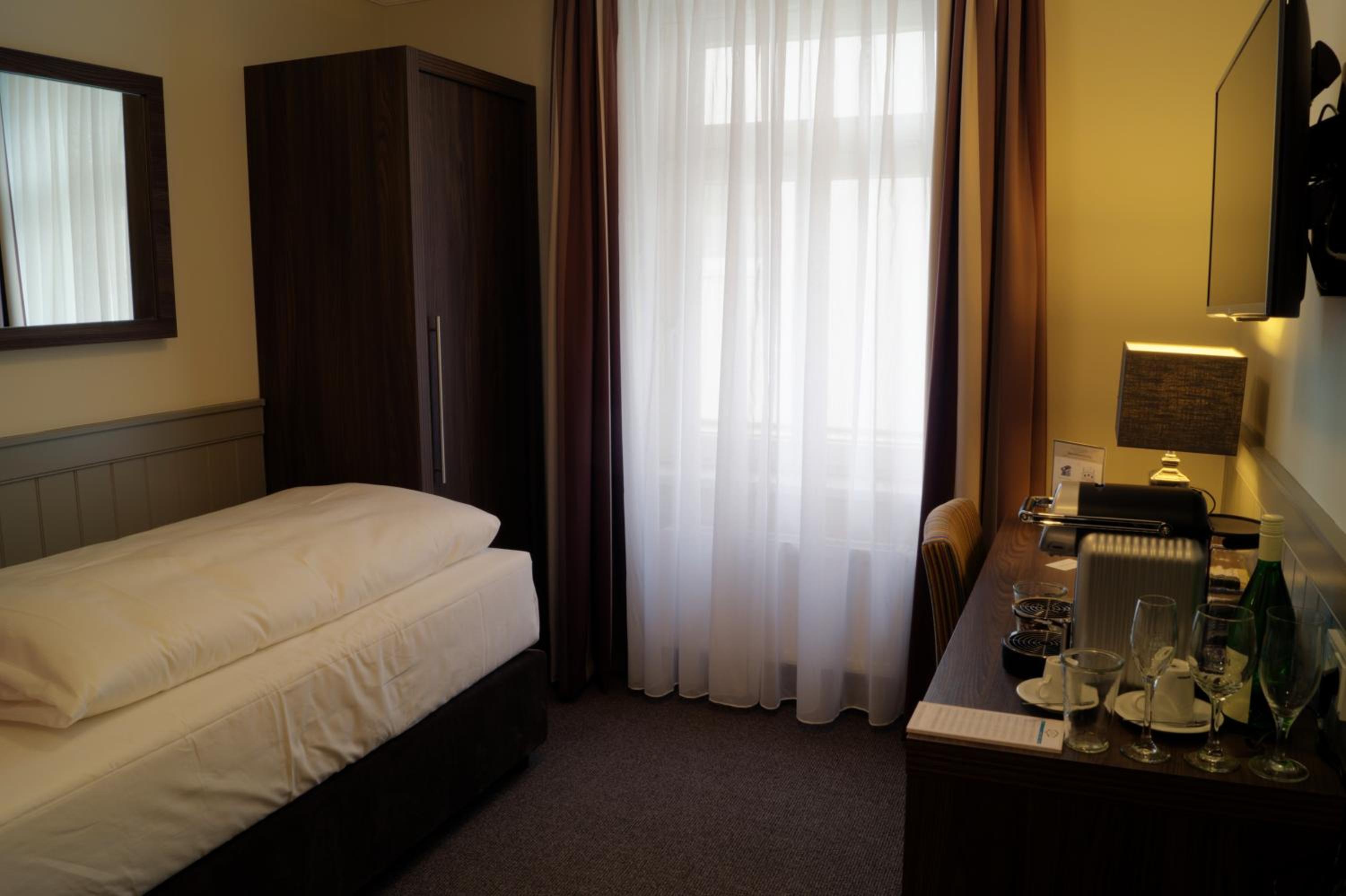 Standard Single Room photo 3