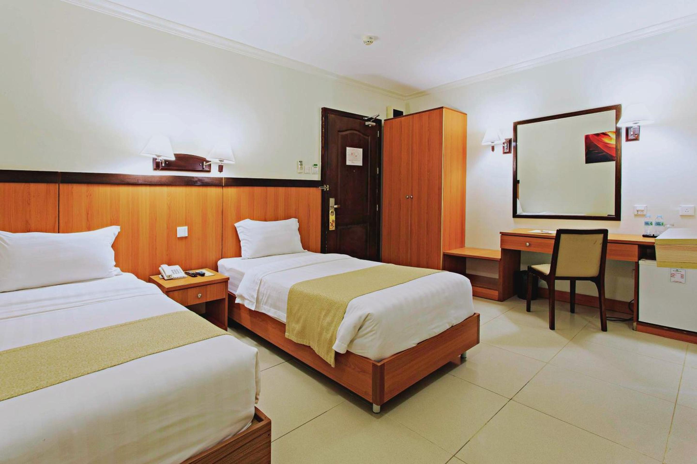 Budget Twin Room - Photo 3
