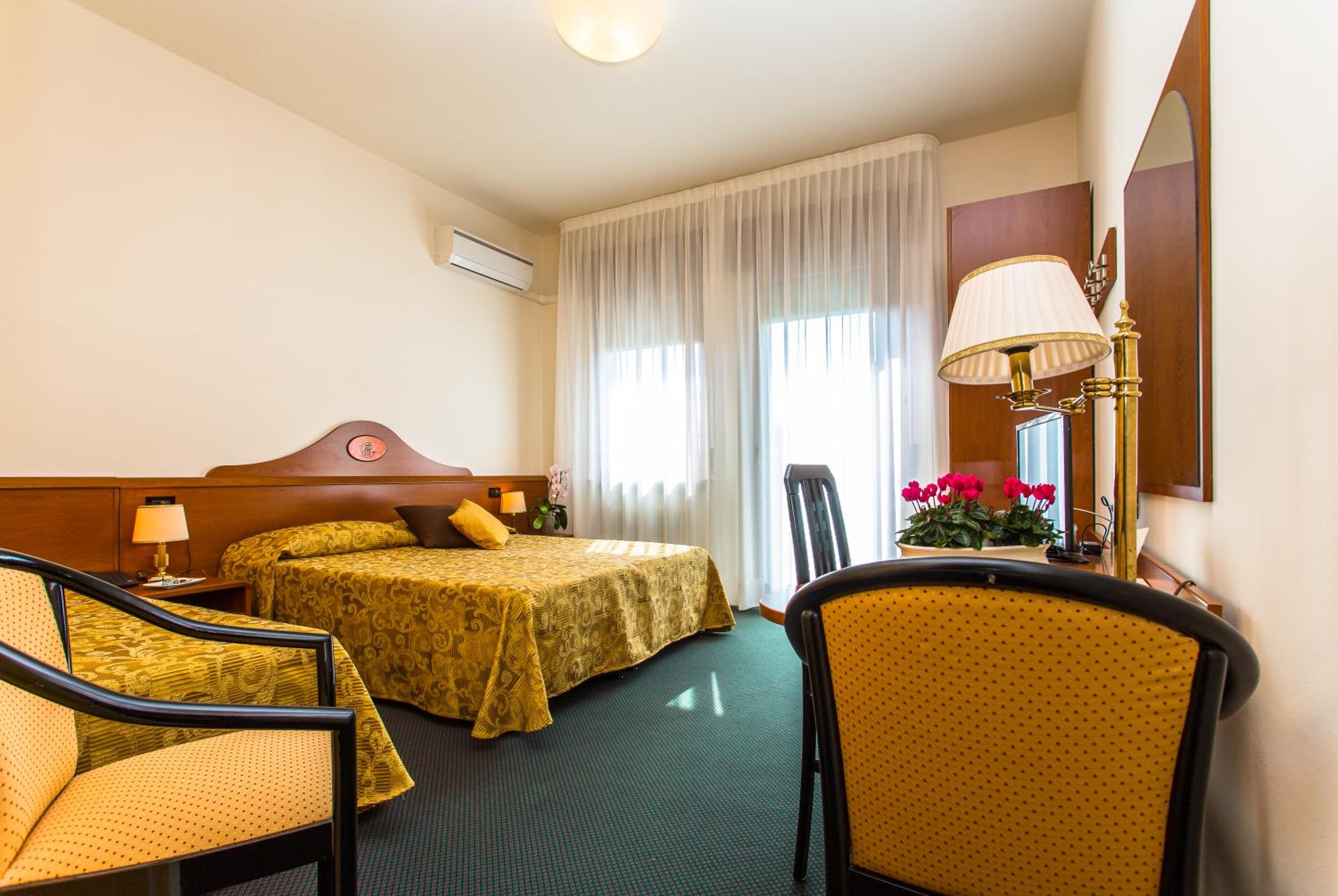Triple Room - Photo 1