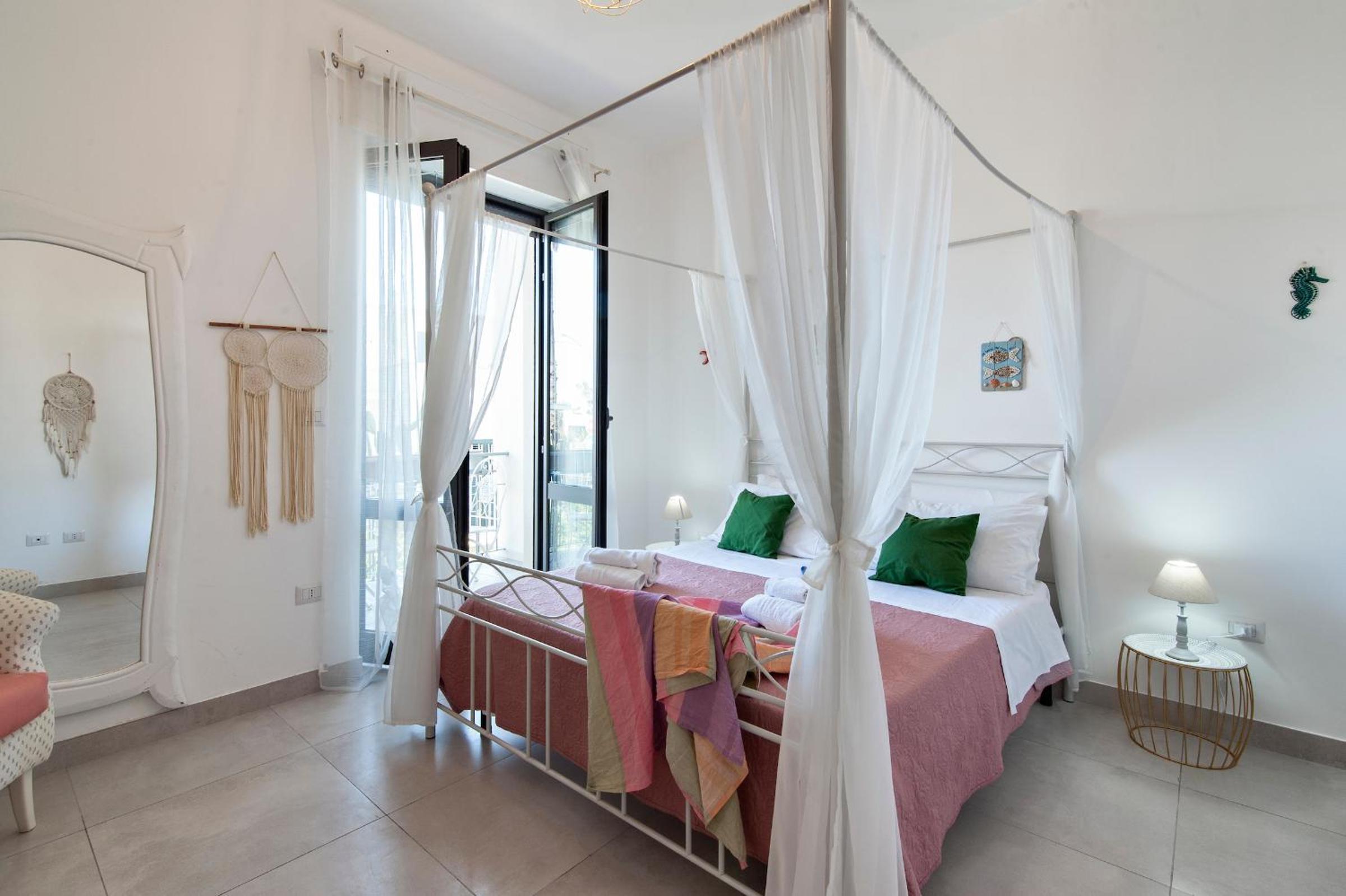 One-Bedroom Apartment with Balcony
