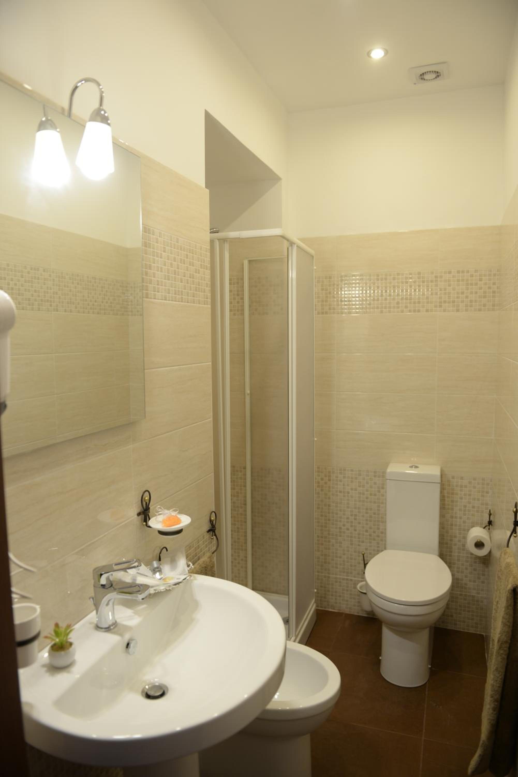 Triple Room with Private Bathroom photo 2