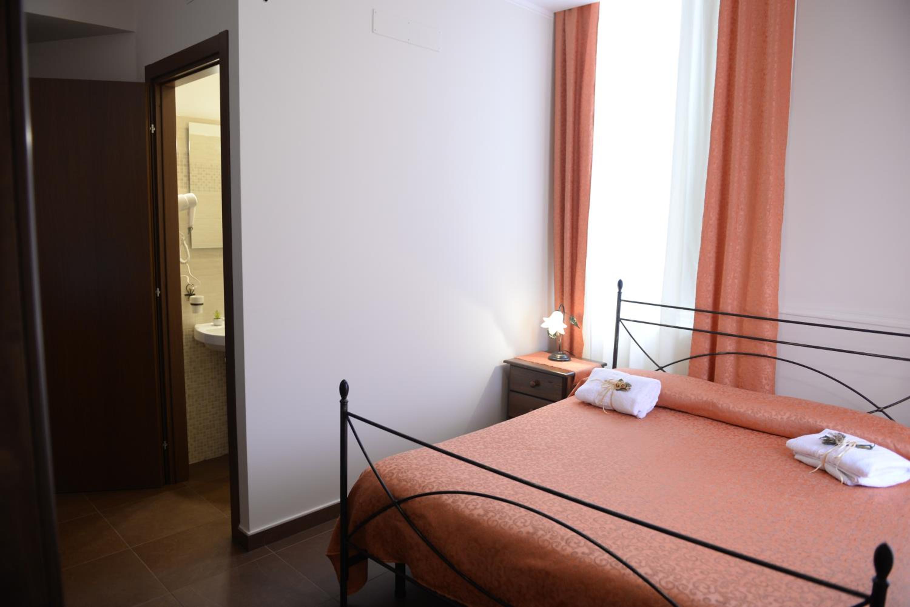 Triple Room with Private Bathroom photo 1