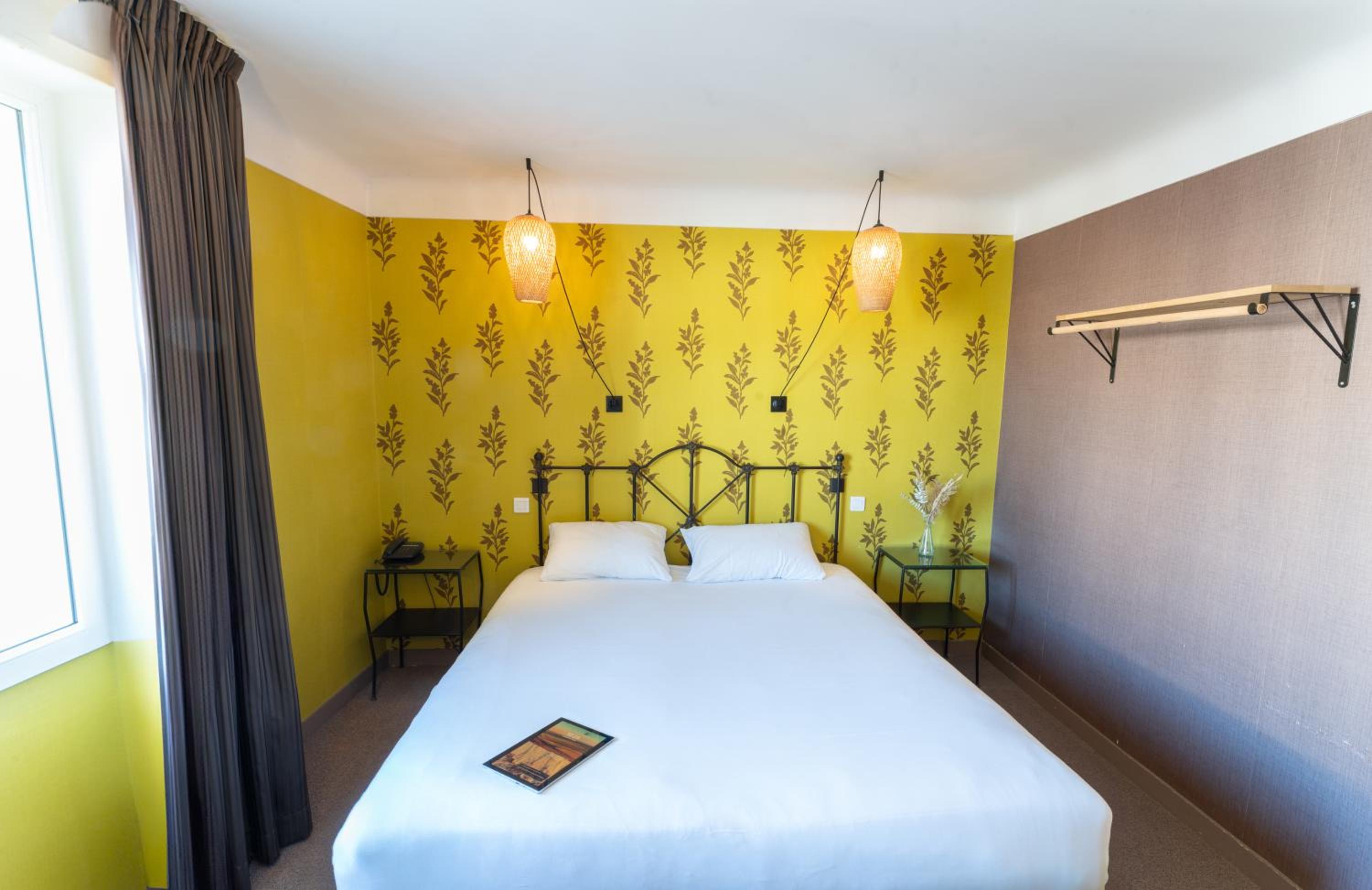 Connecting Rooms