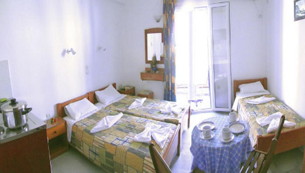 Economy Studio (3 Adults) - Semi - Basement