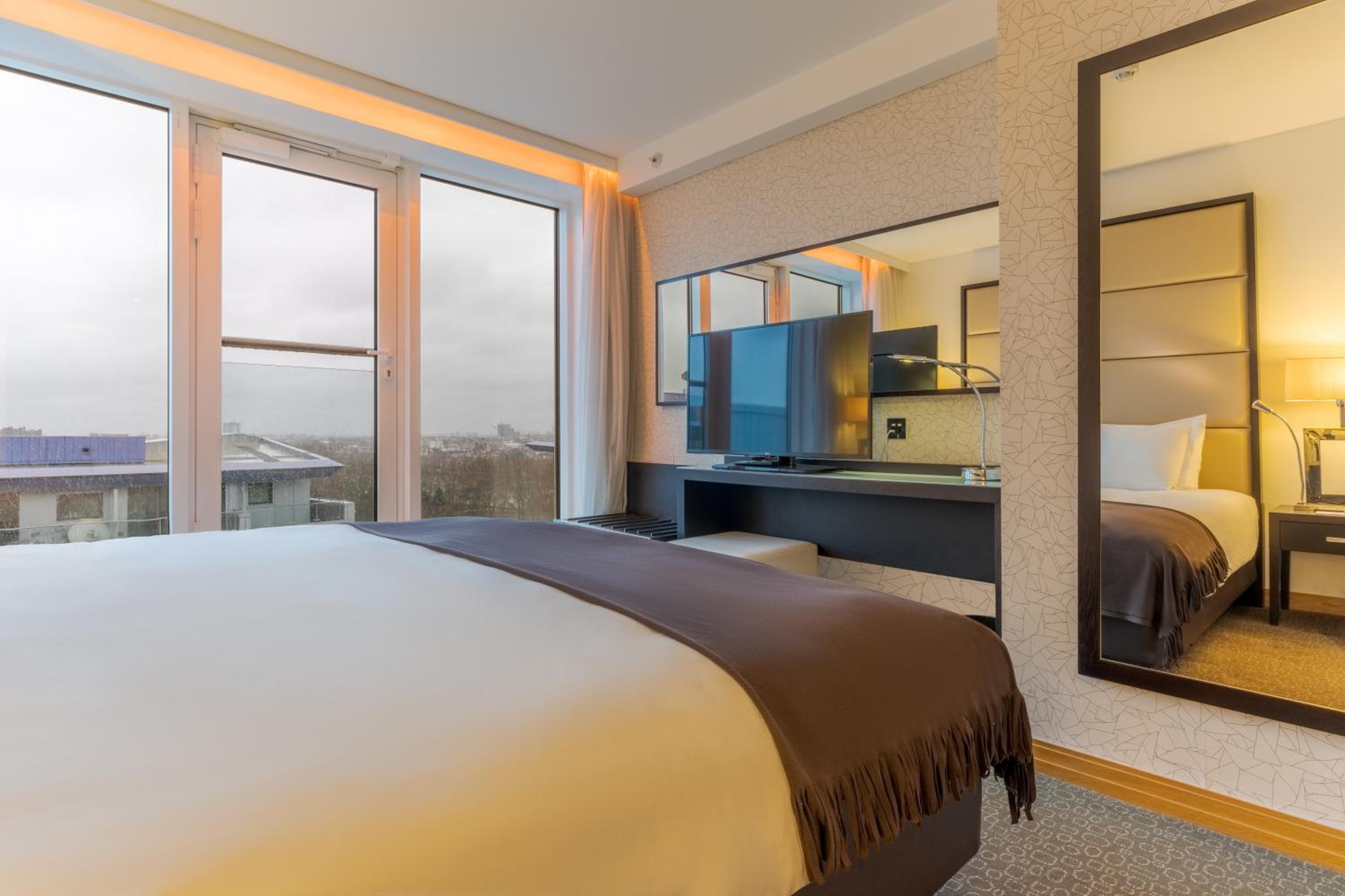 Executive One Bedroom Suite with Balcony