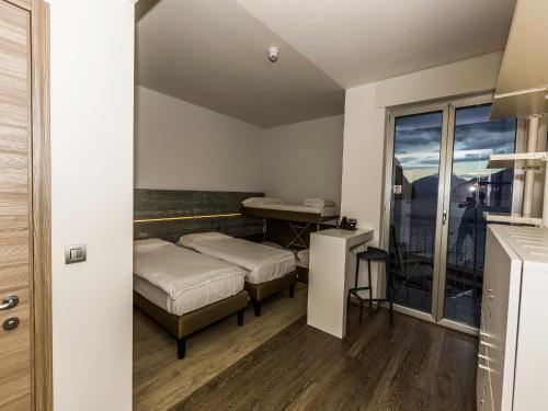 Standard Room with Lake View photo 2