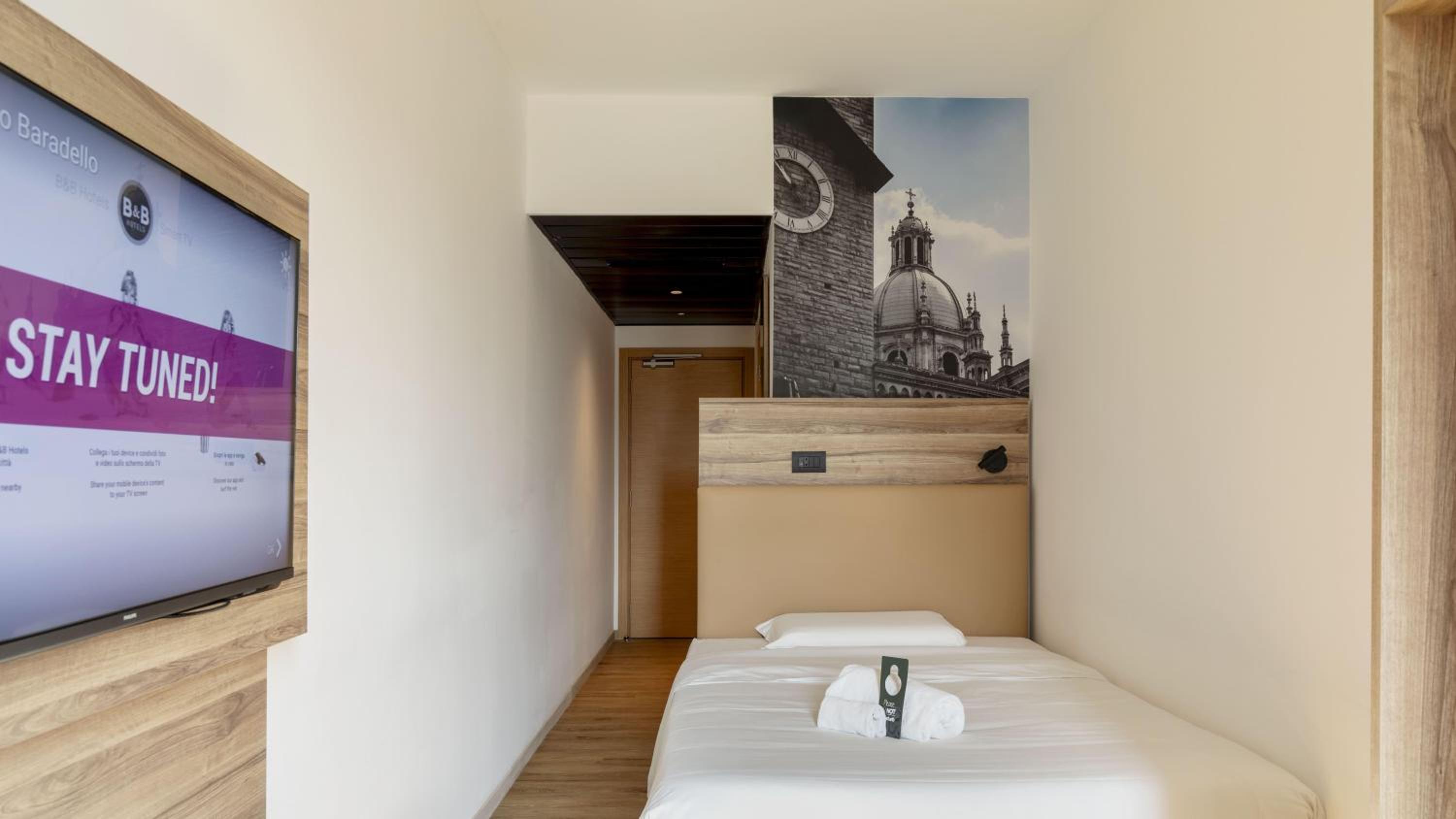 Single Room thumbnail 6