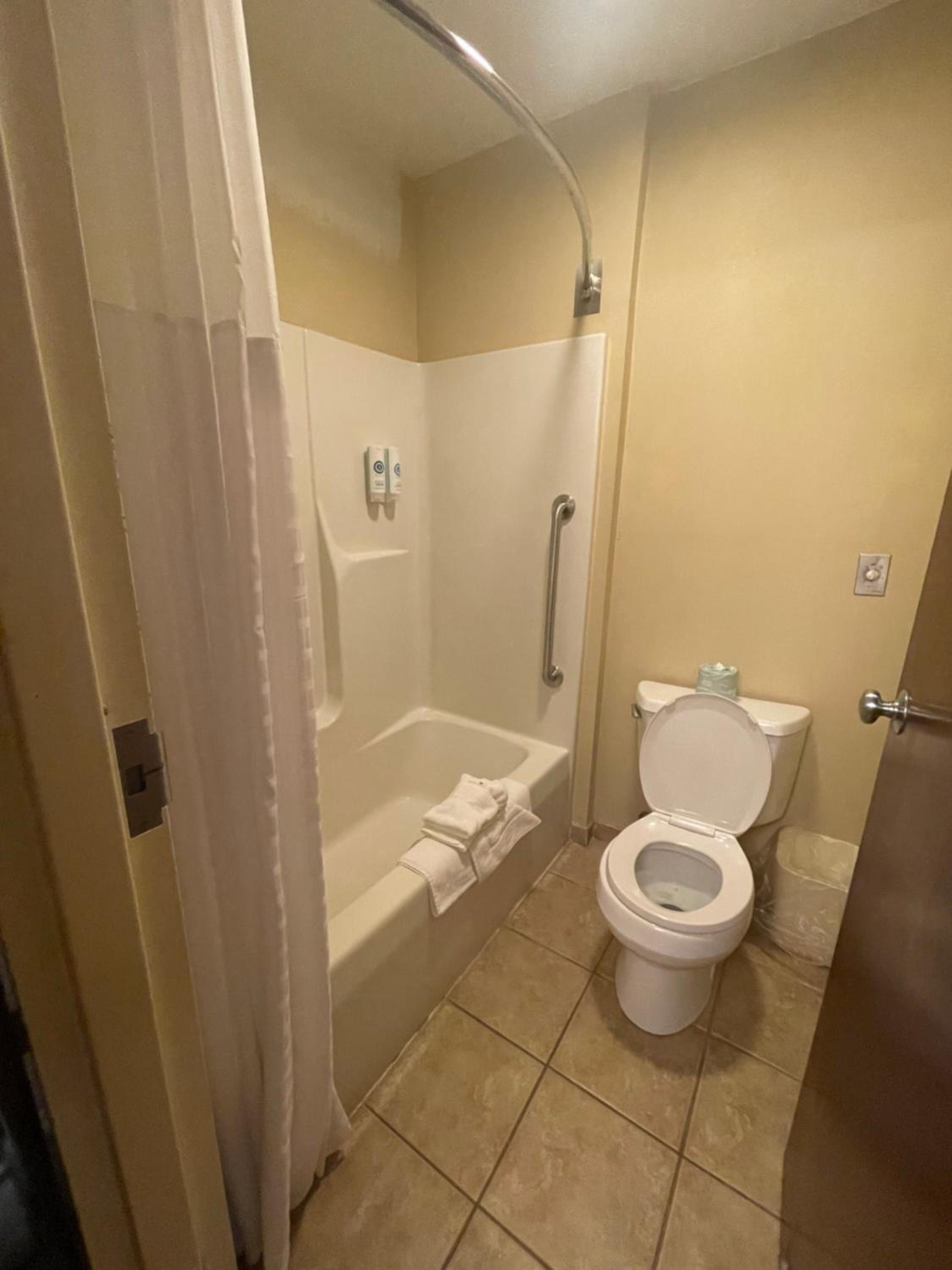 Non-Smoking - King Room - Photo 5