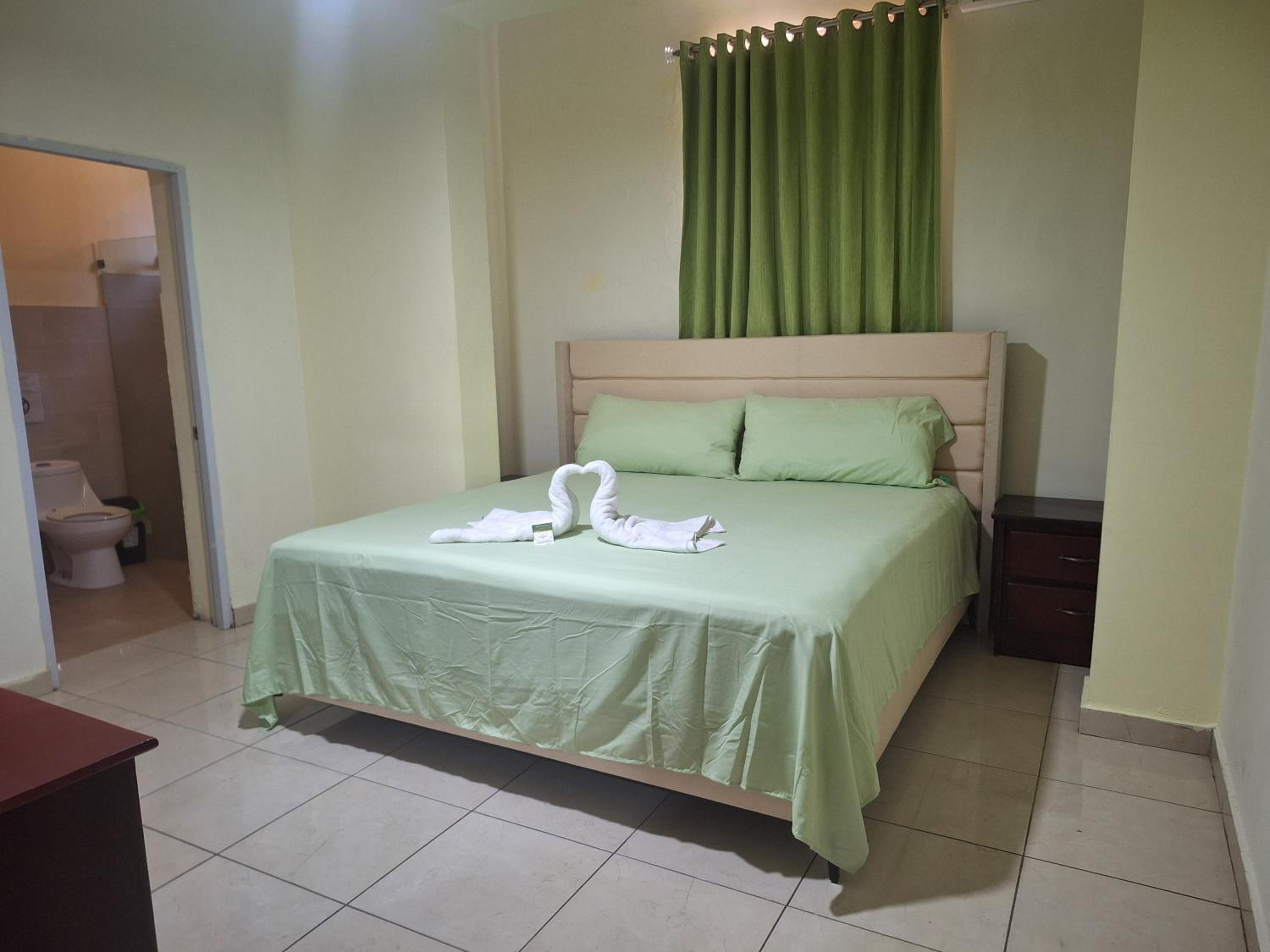 Deluxe King Suite photo 1