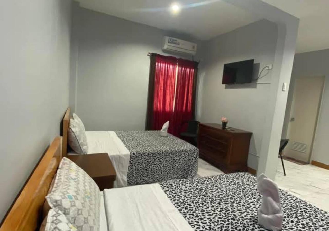 Deluxe Queen Room with Two Queen Beds photo 3