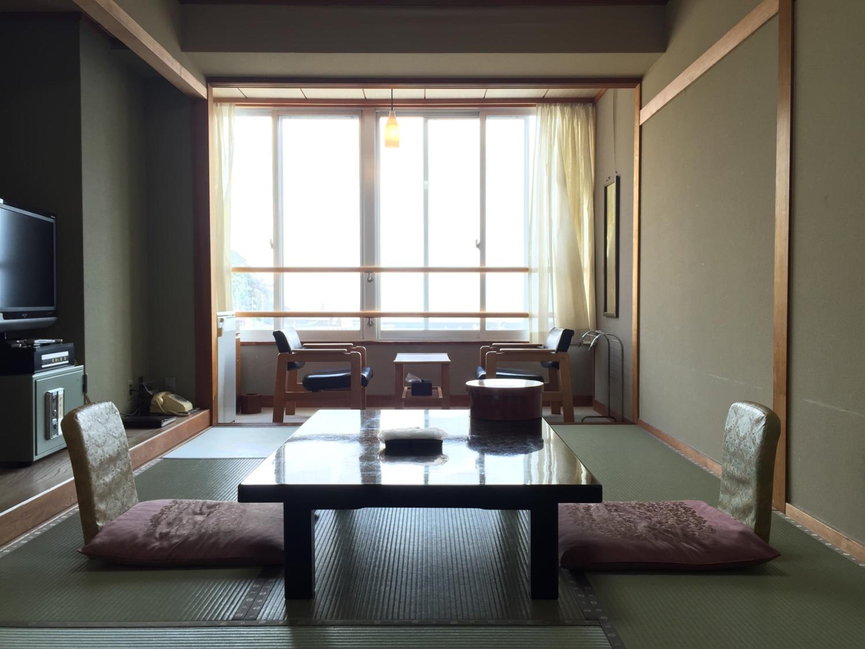Japanese-Style Quadruple Room photo 3