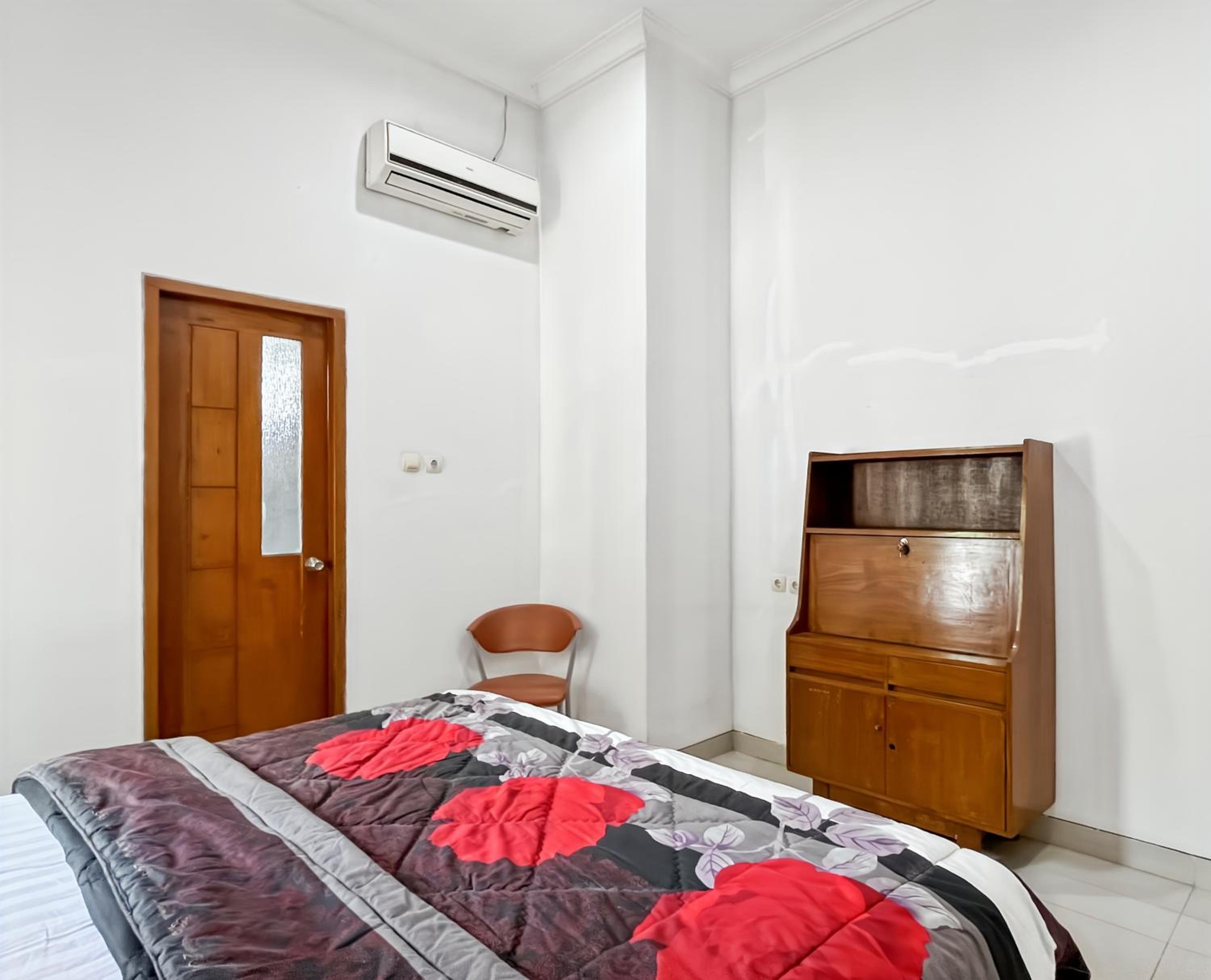 Double Room with Private Bathroom photo 2