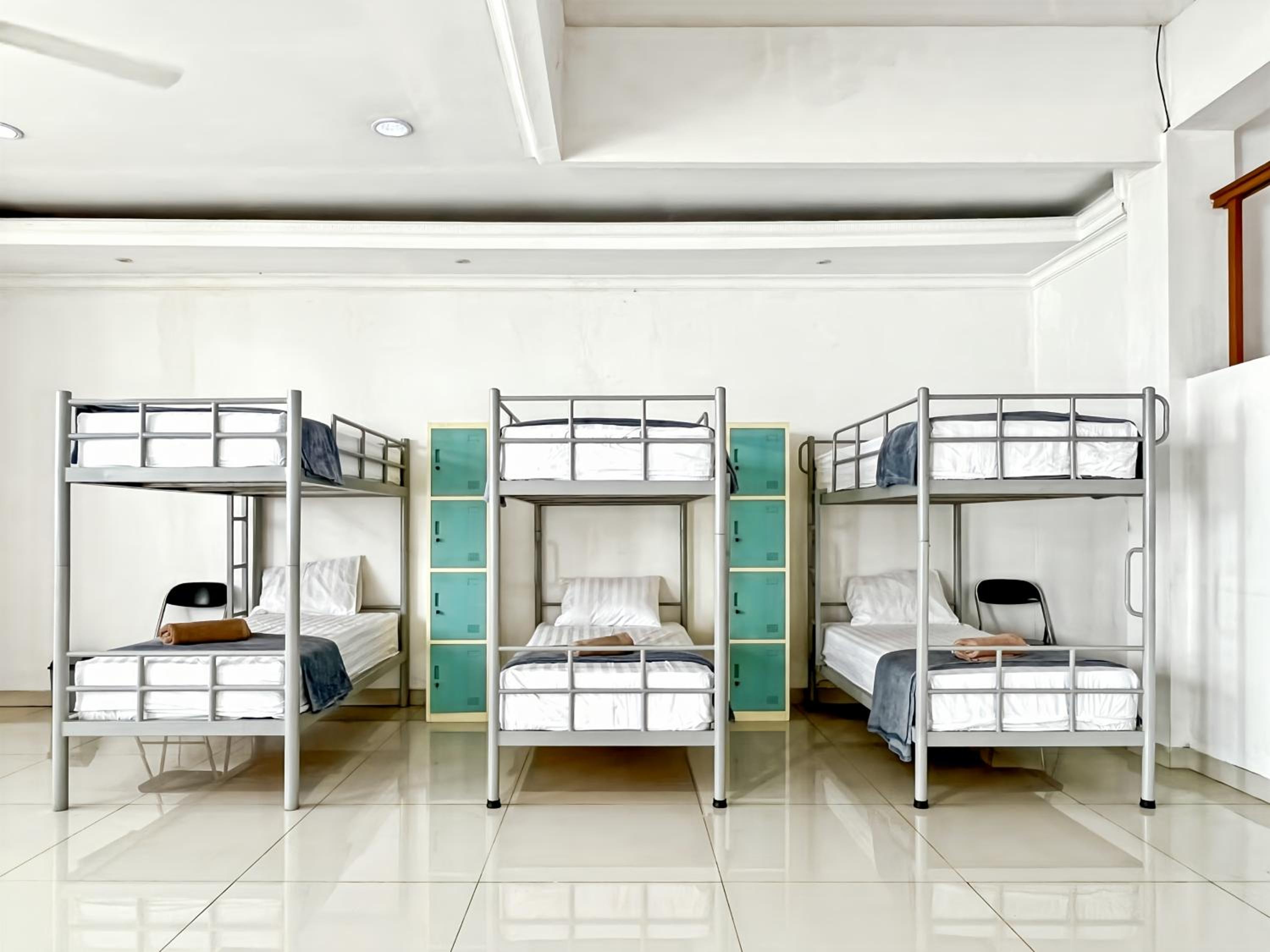 Single Bed in Dormitory Room photo 1