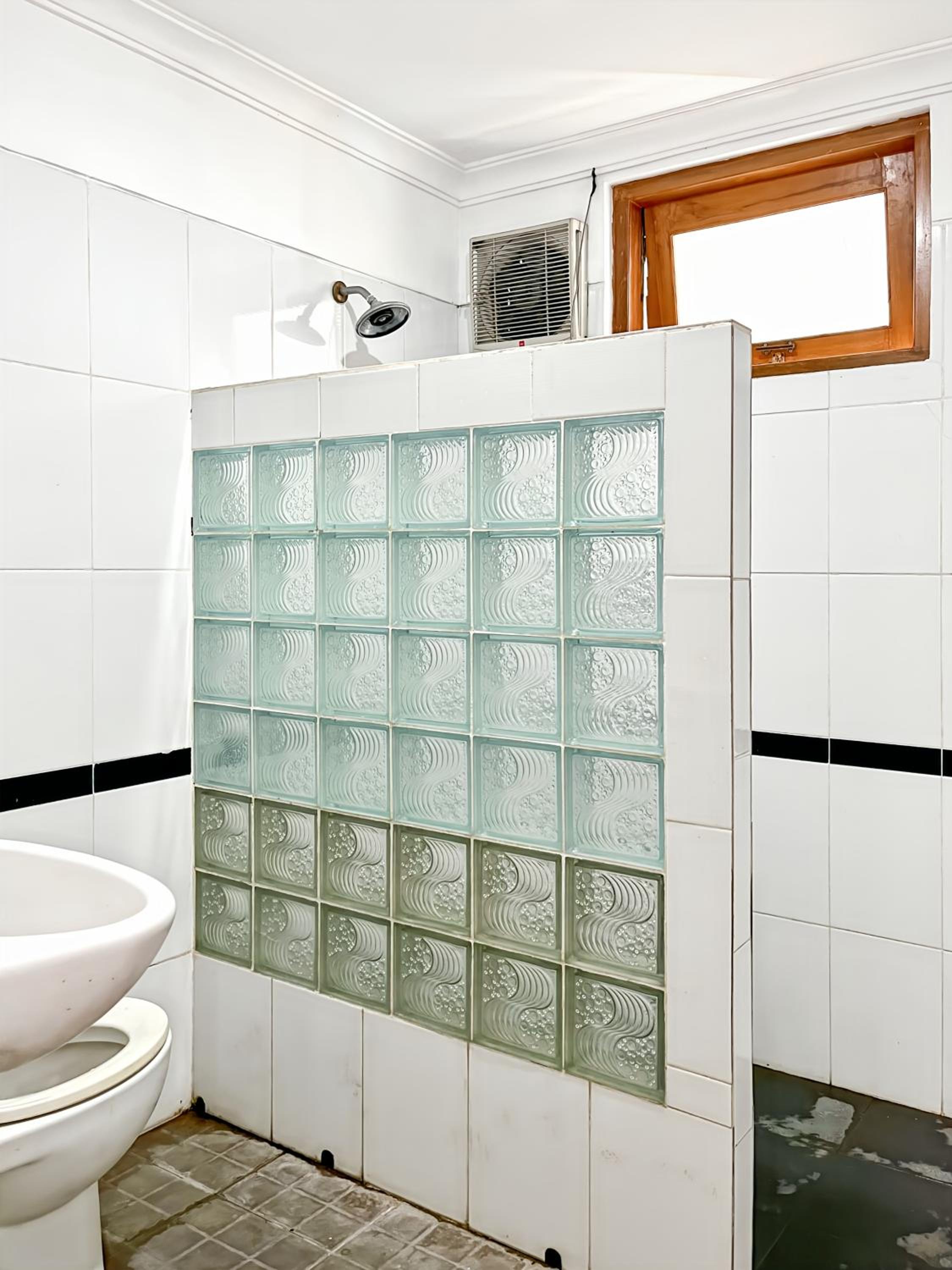 Double Room with Shared Bathroom photo 1