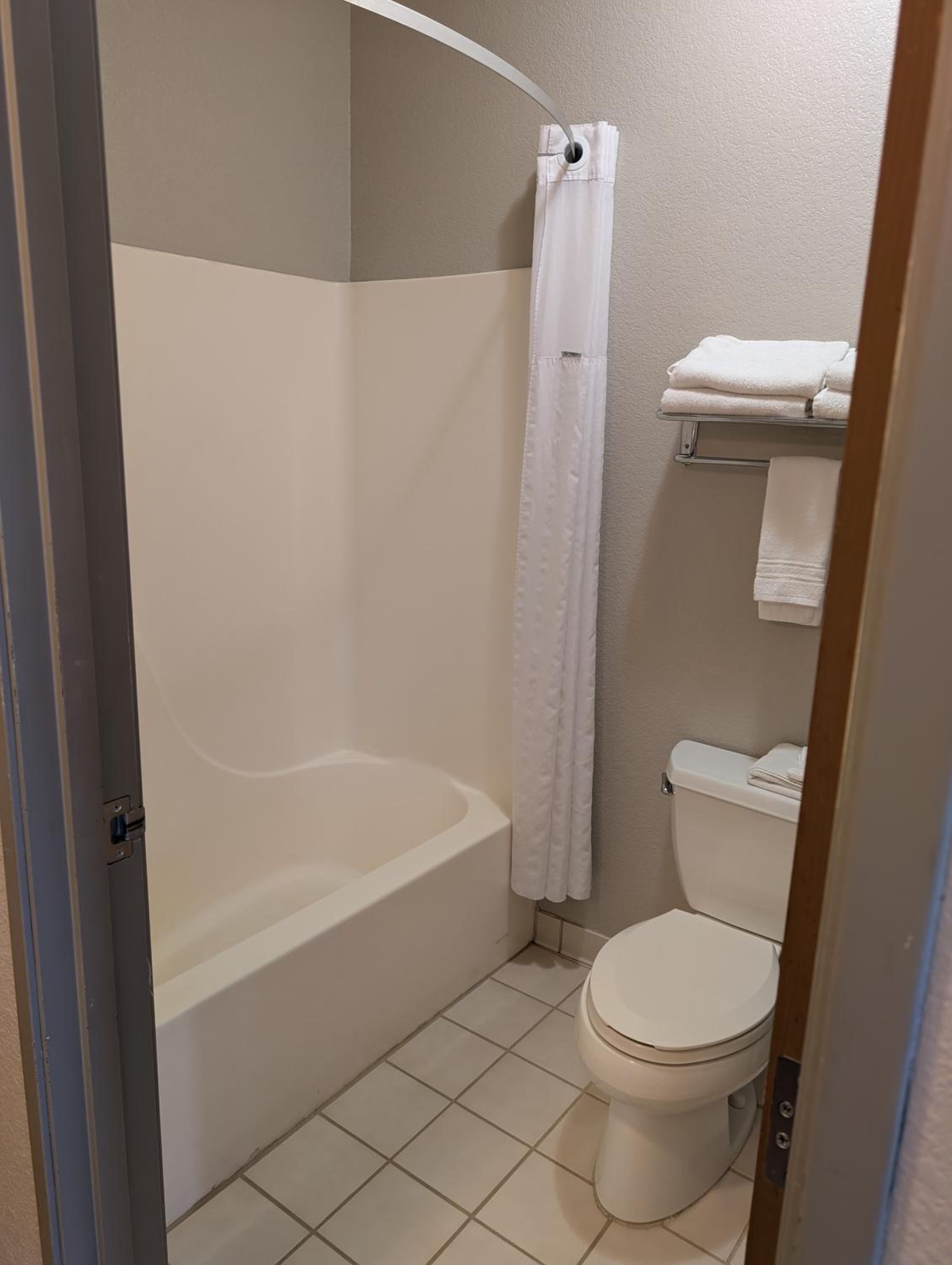 King Room - Non-Smoking - Photo 1