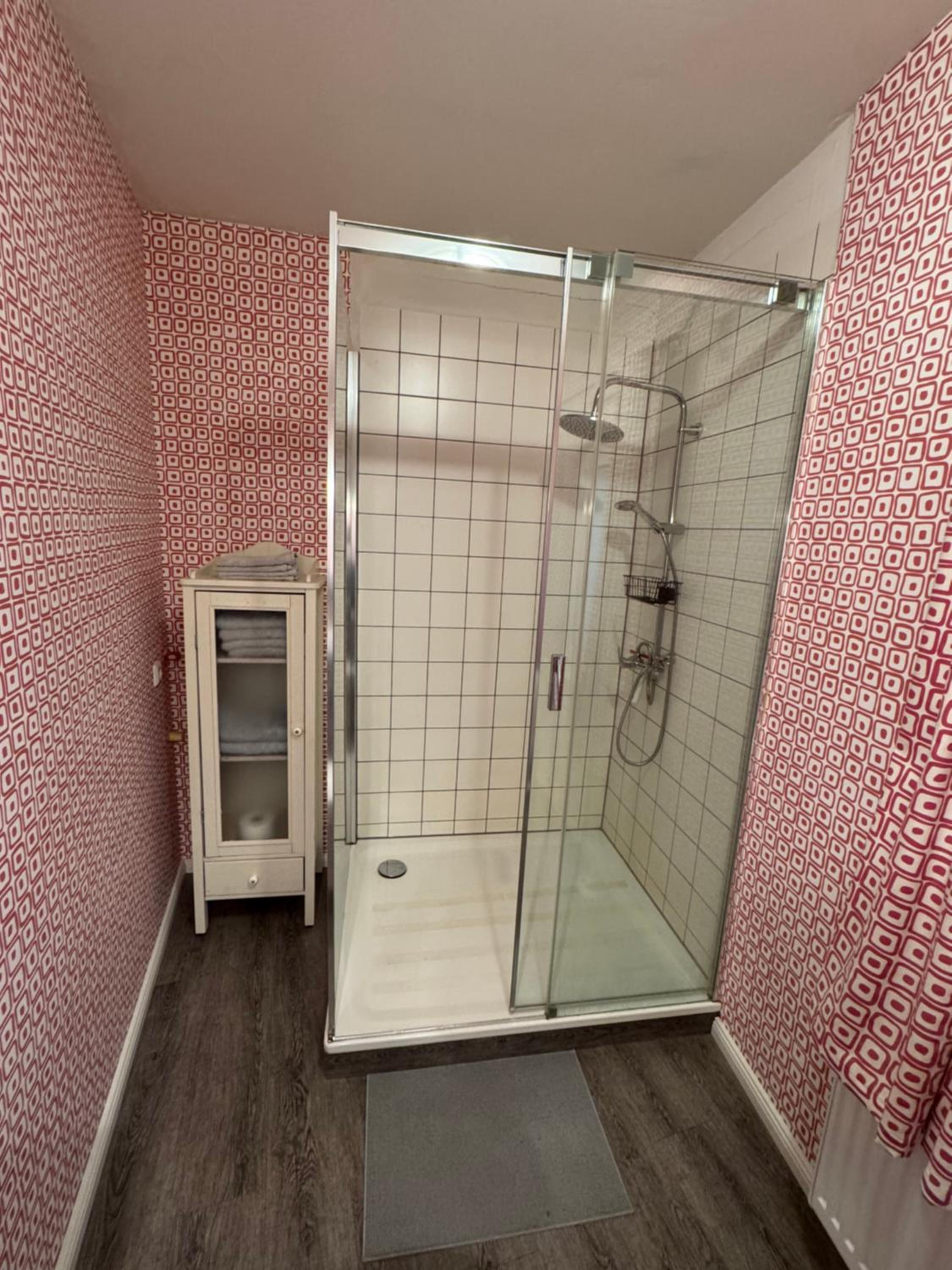 Two-Bedroom Apartment - Photo 7