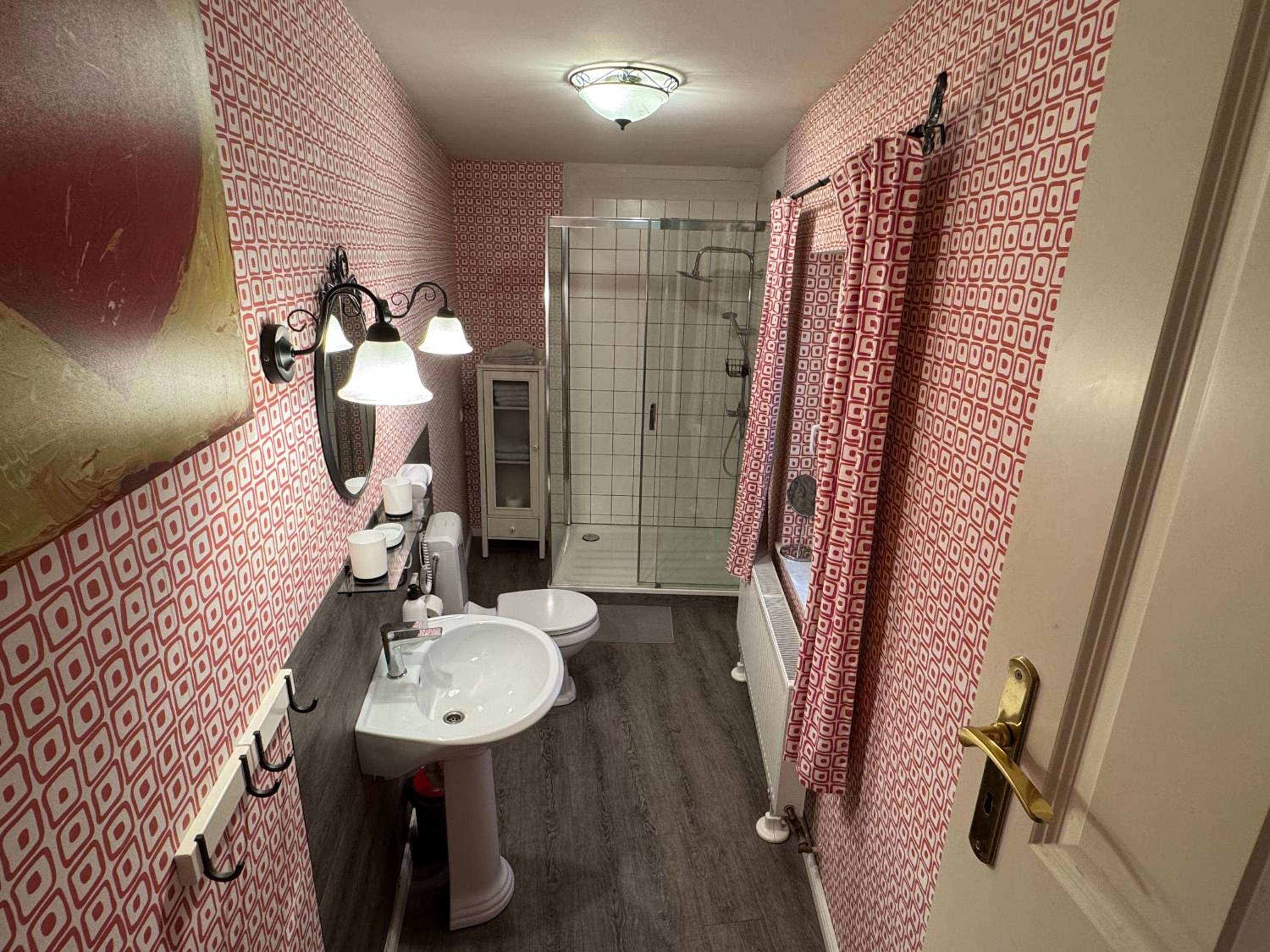 Two-Bedroom Apartment - Photo 9
