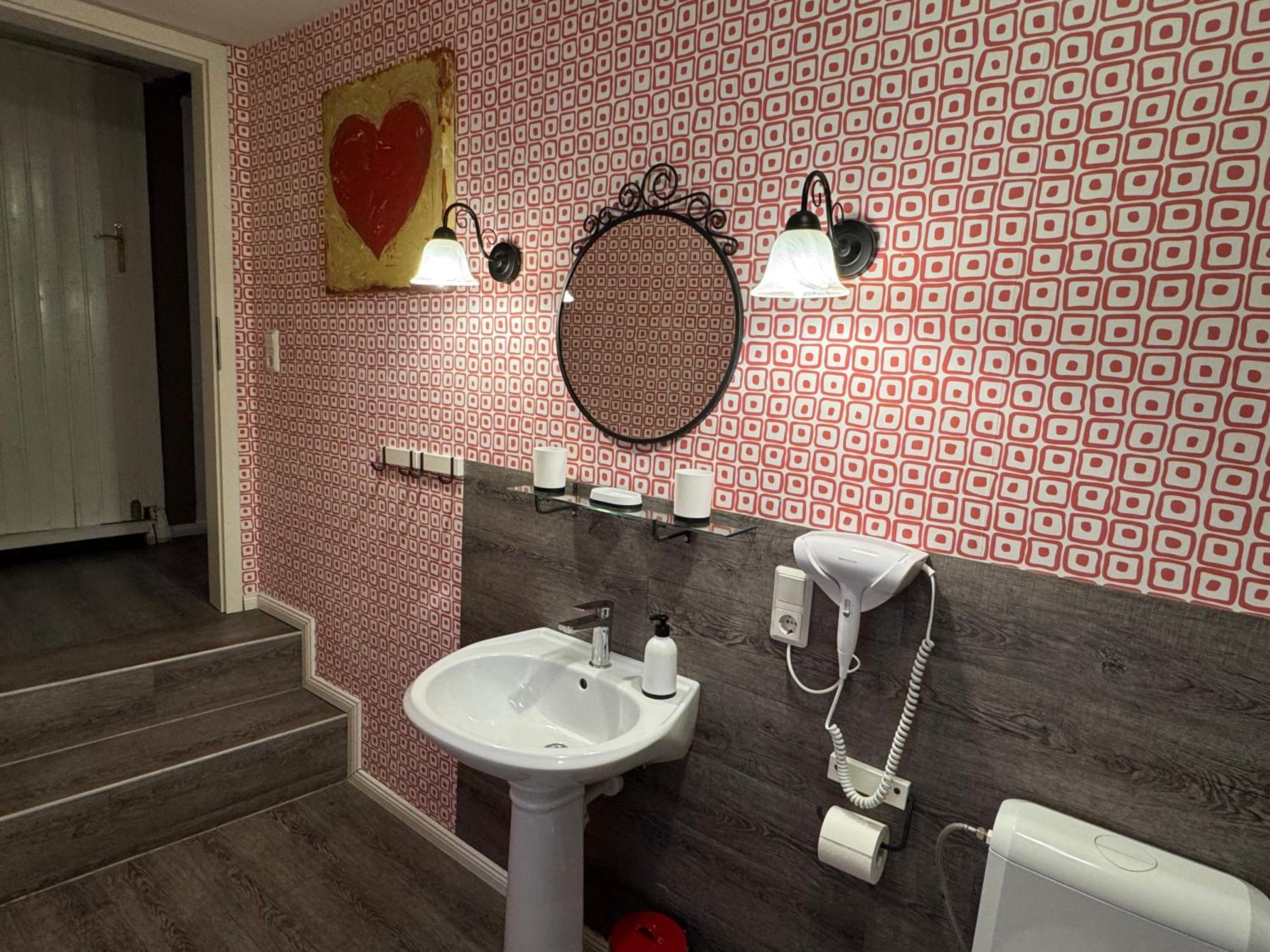 Two-Bedroom Apartment - Photo 6