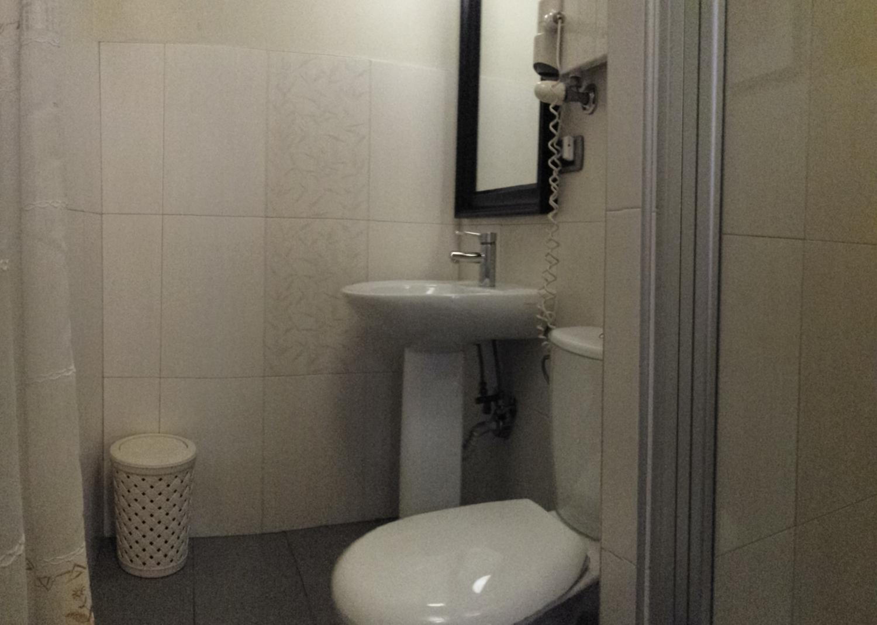 Double or Twin Room - Photo 3
