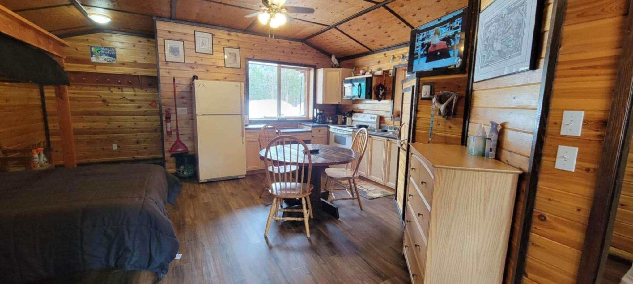 Deluxe Bungalow photo 2
