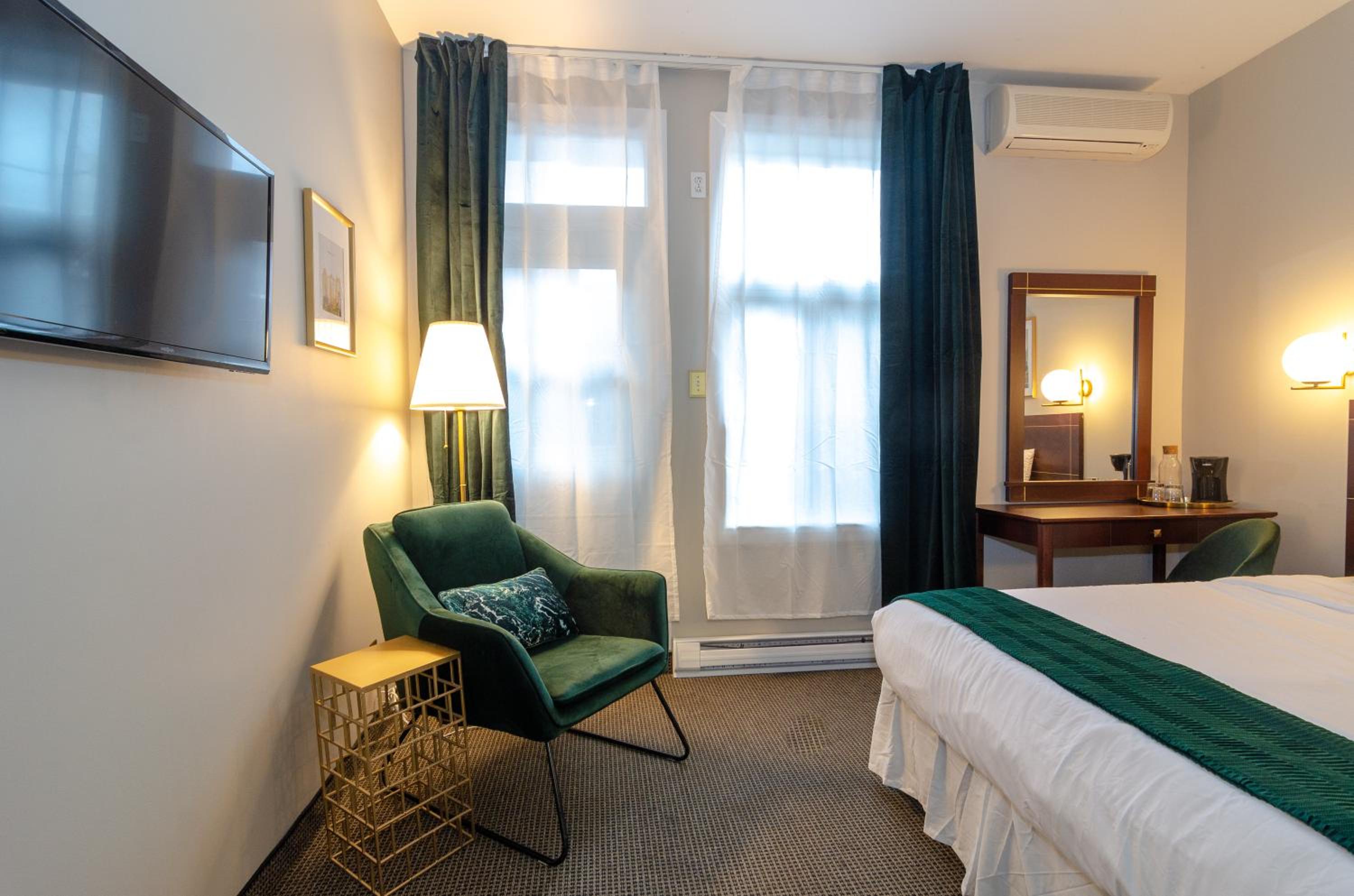 Queen Room with Balcony