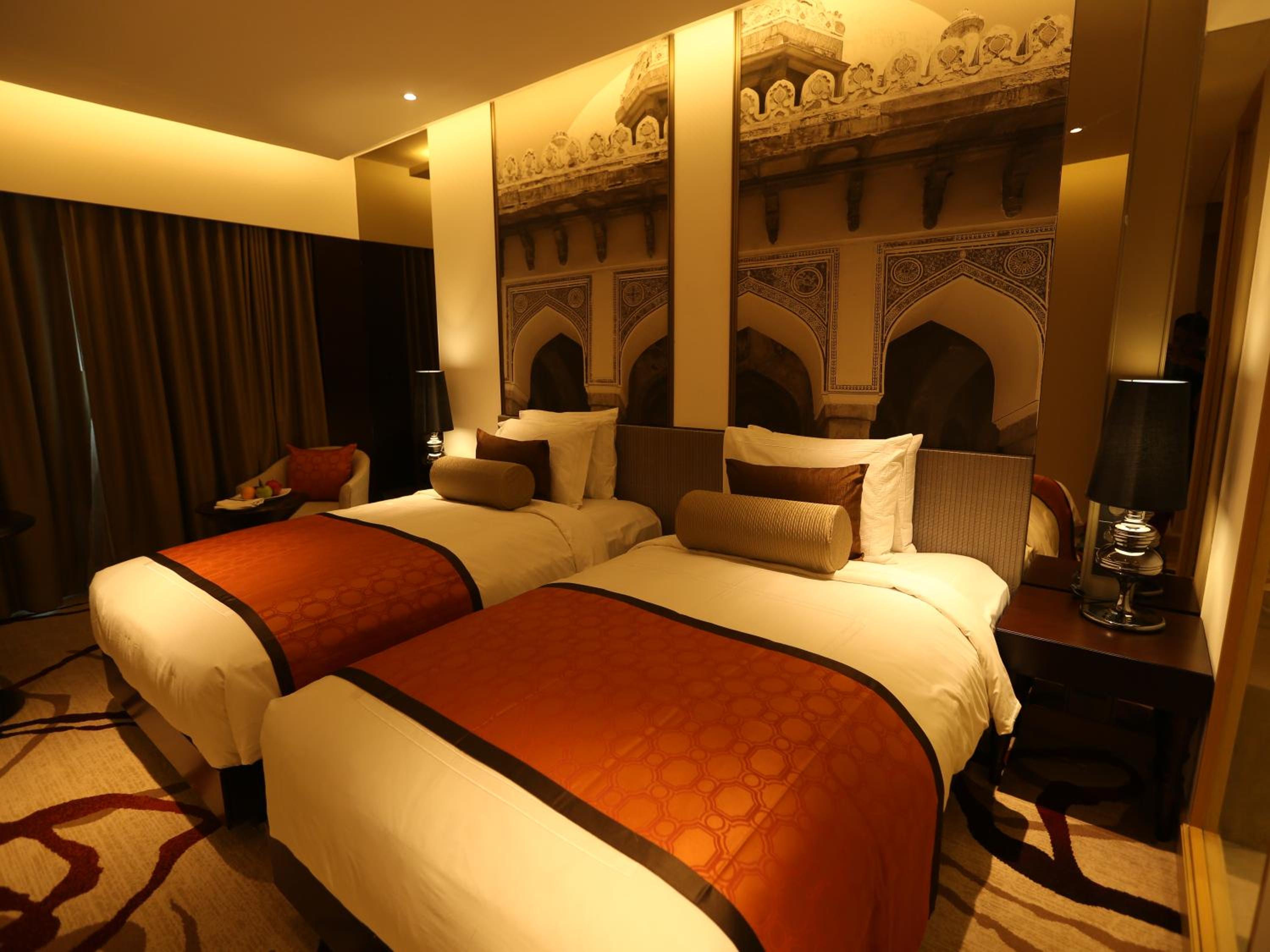 Deluxe King Room - 15% off on One-way Airport Transfers, Spa, Food & Beverage & Laundry
