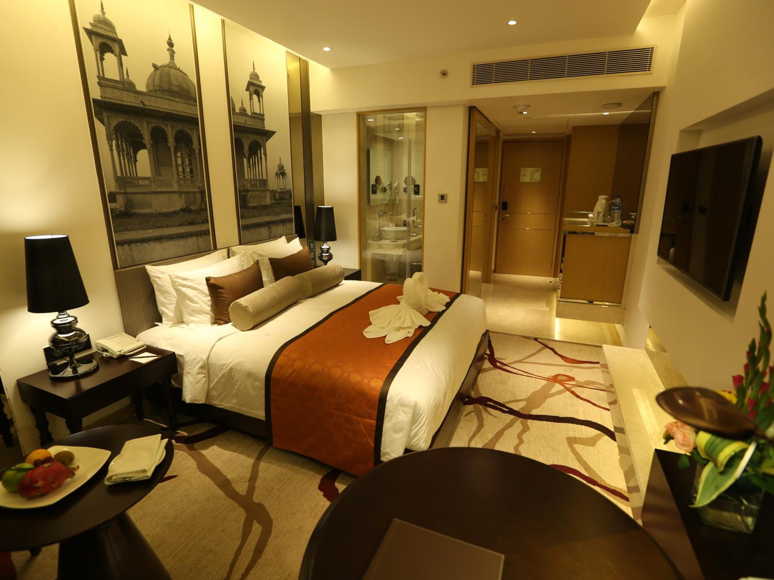 Available room thumbnail 6