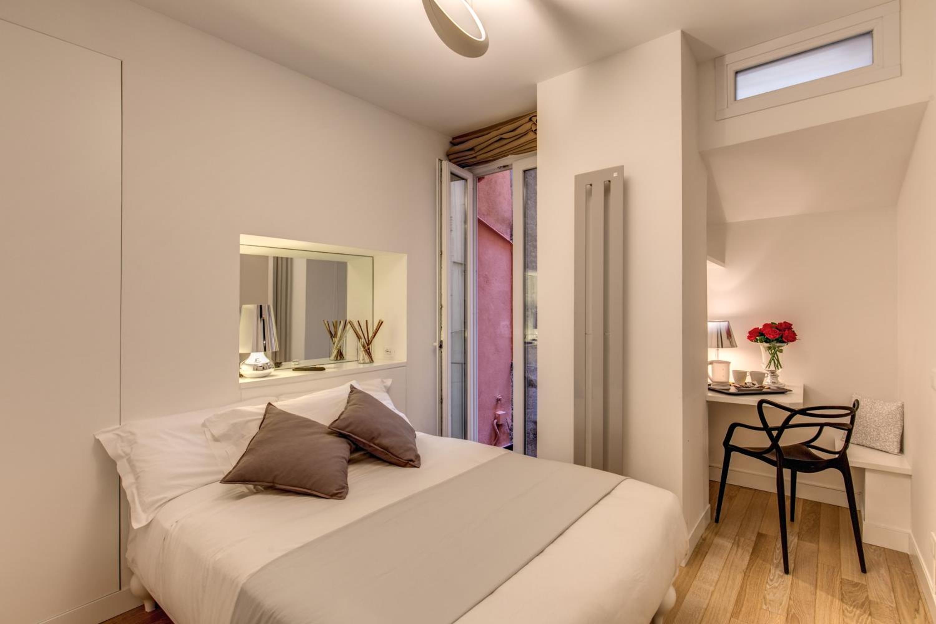 Small Double Room photo 1