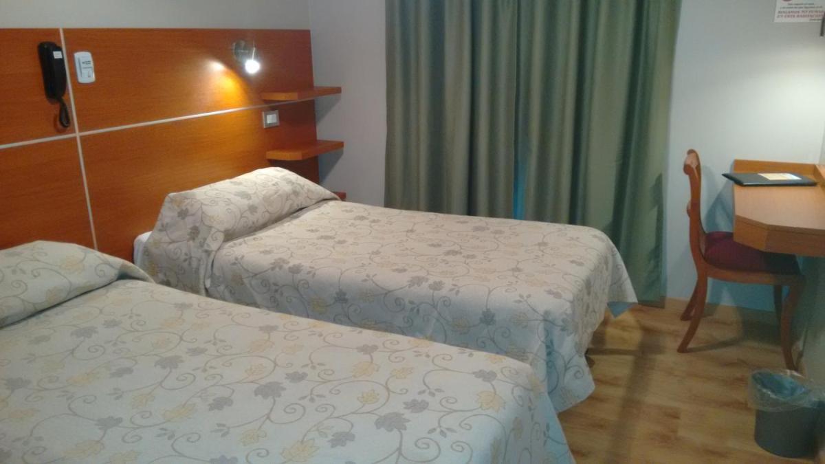 Standard Twin Room photo 1