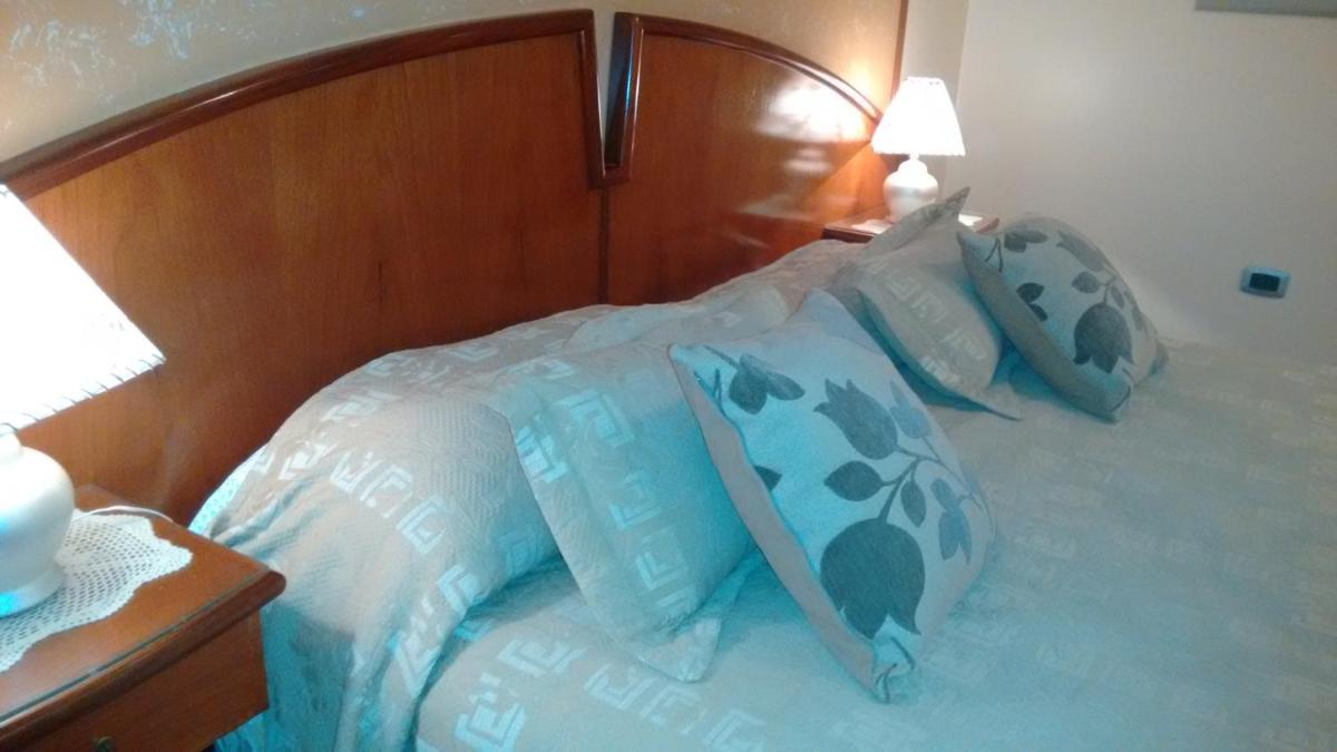 Deluxe King Suite photo 2