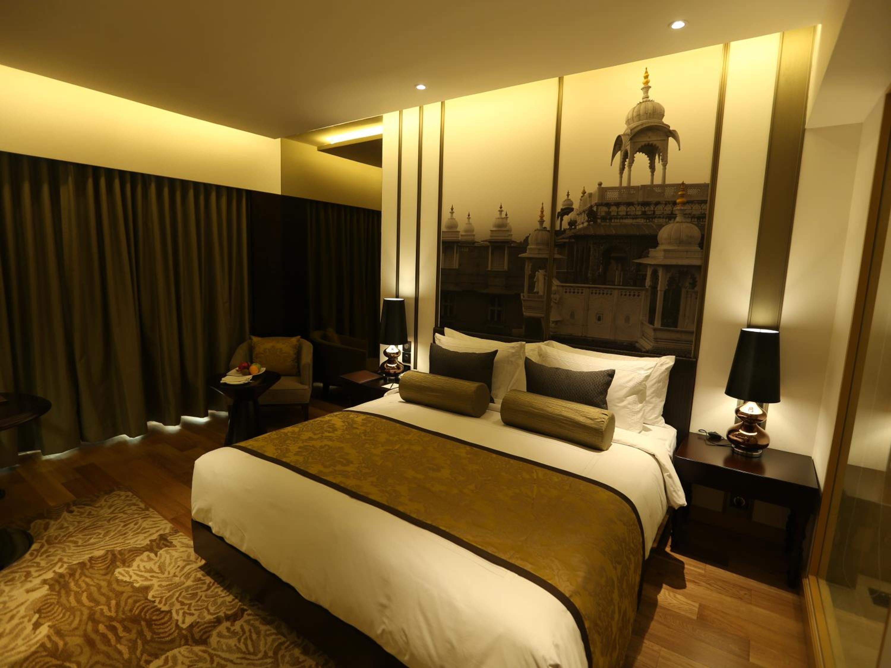 Superior King - 15% off on One-way Airport Transfers, Spa, Food & Beverage & Laundry