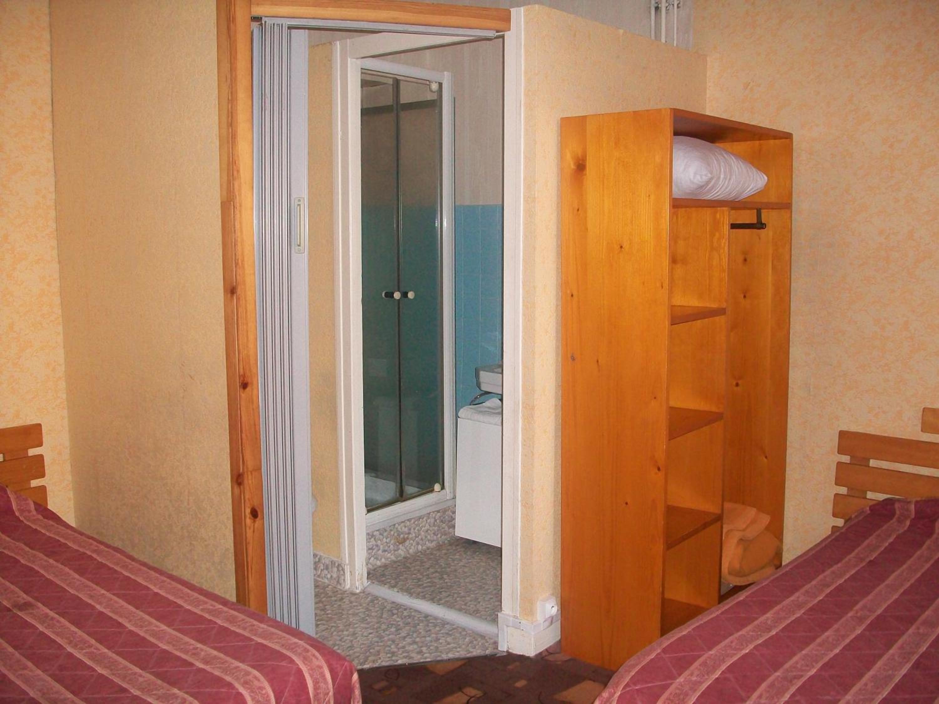 Family Room (2 Adults + 2 Children)