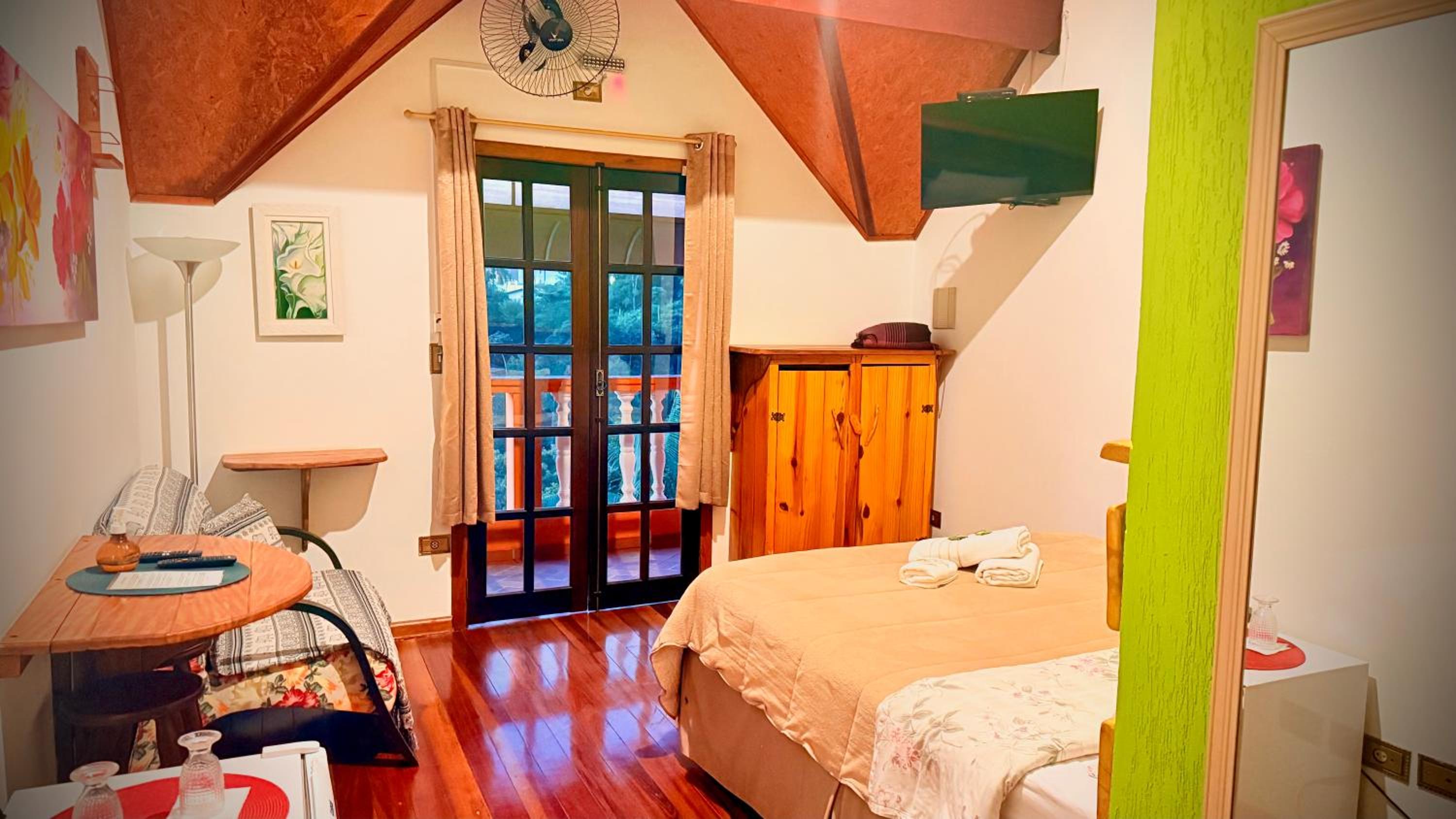 Deluxe Double Room with Balcony photo 1