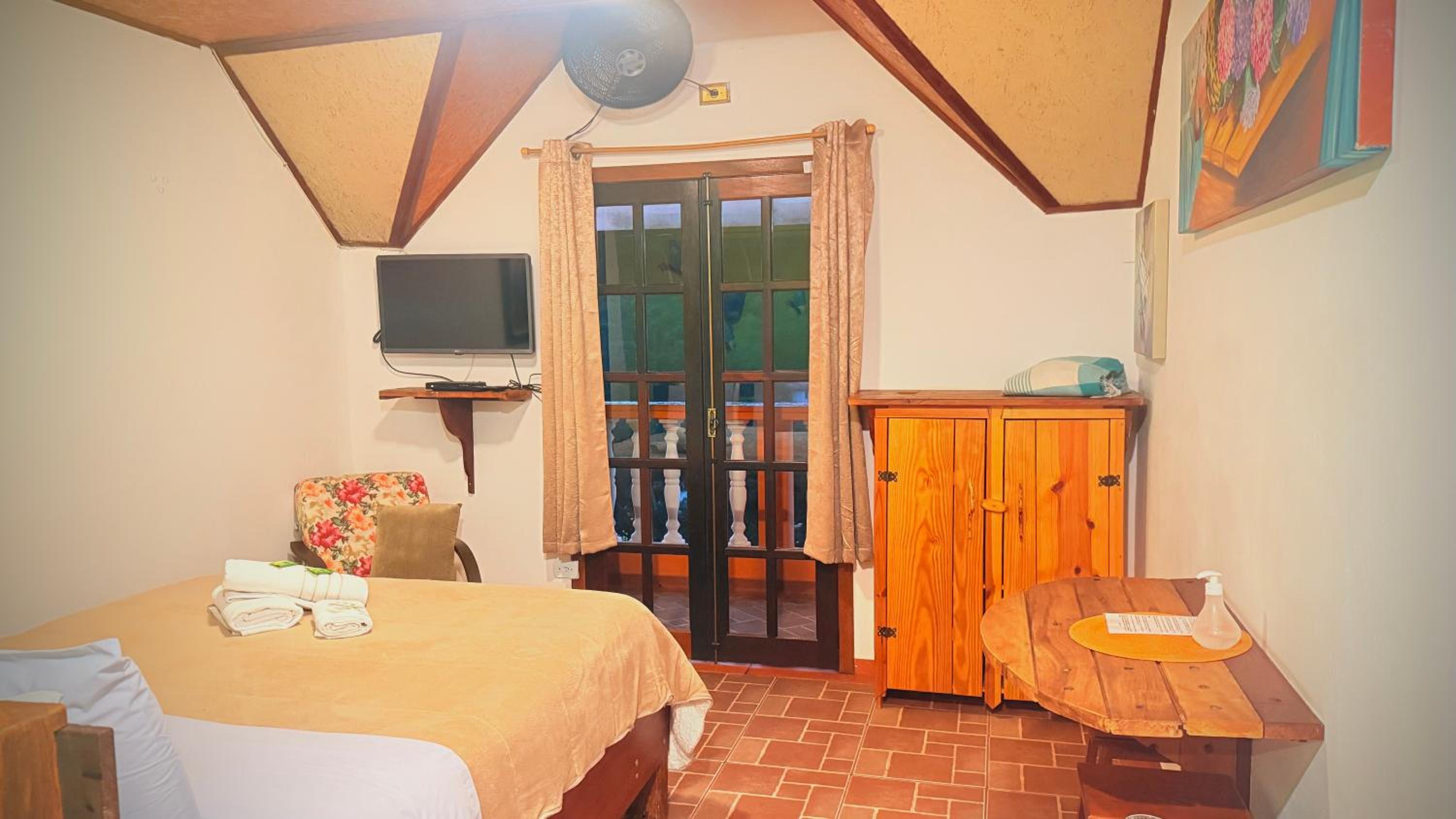 Deluxe Double Room with Balcony photo 2