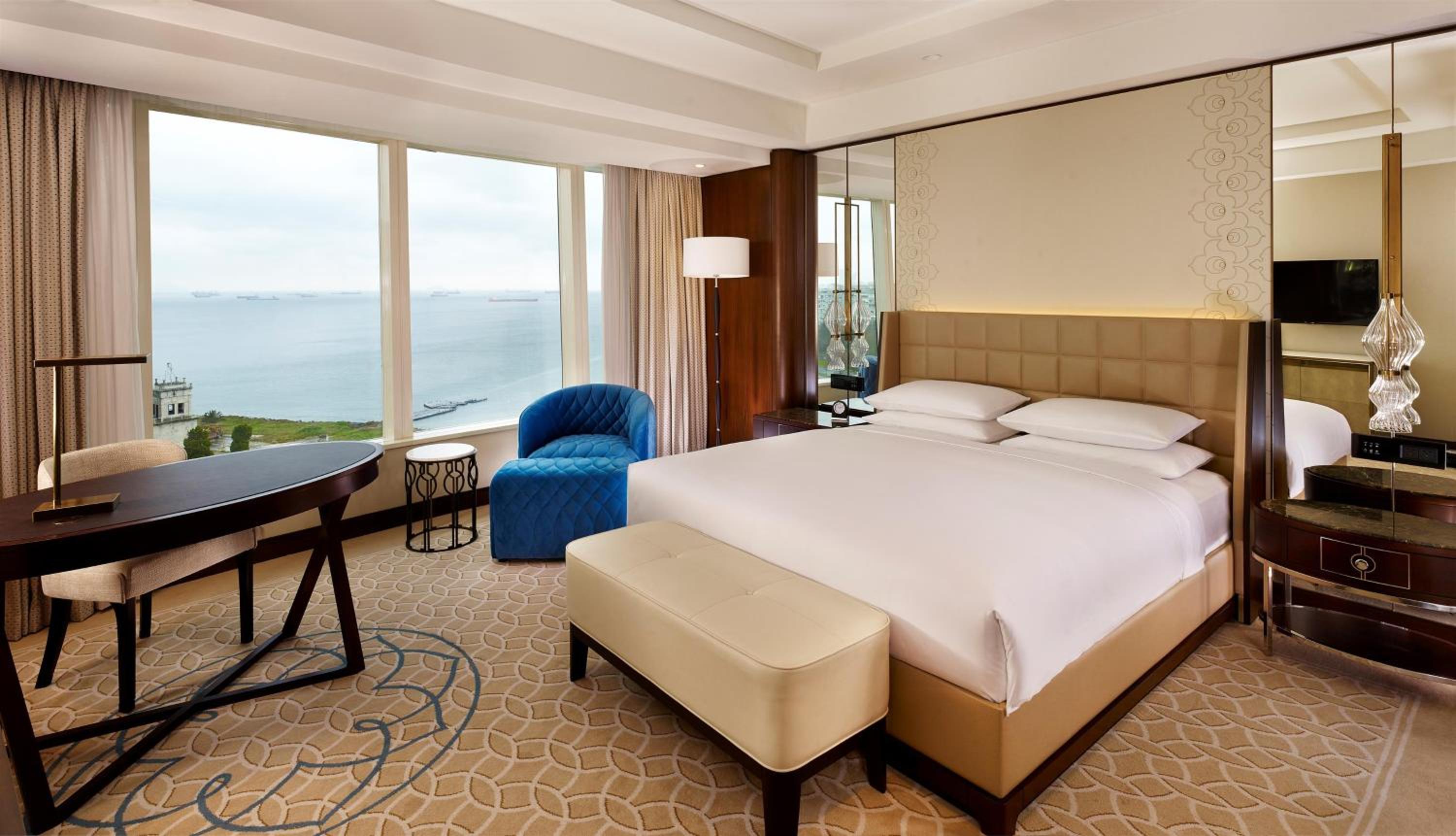 King Suite - Club Access