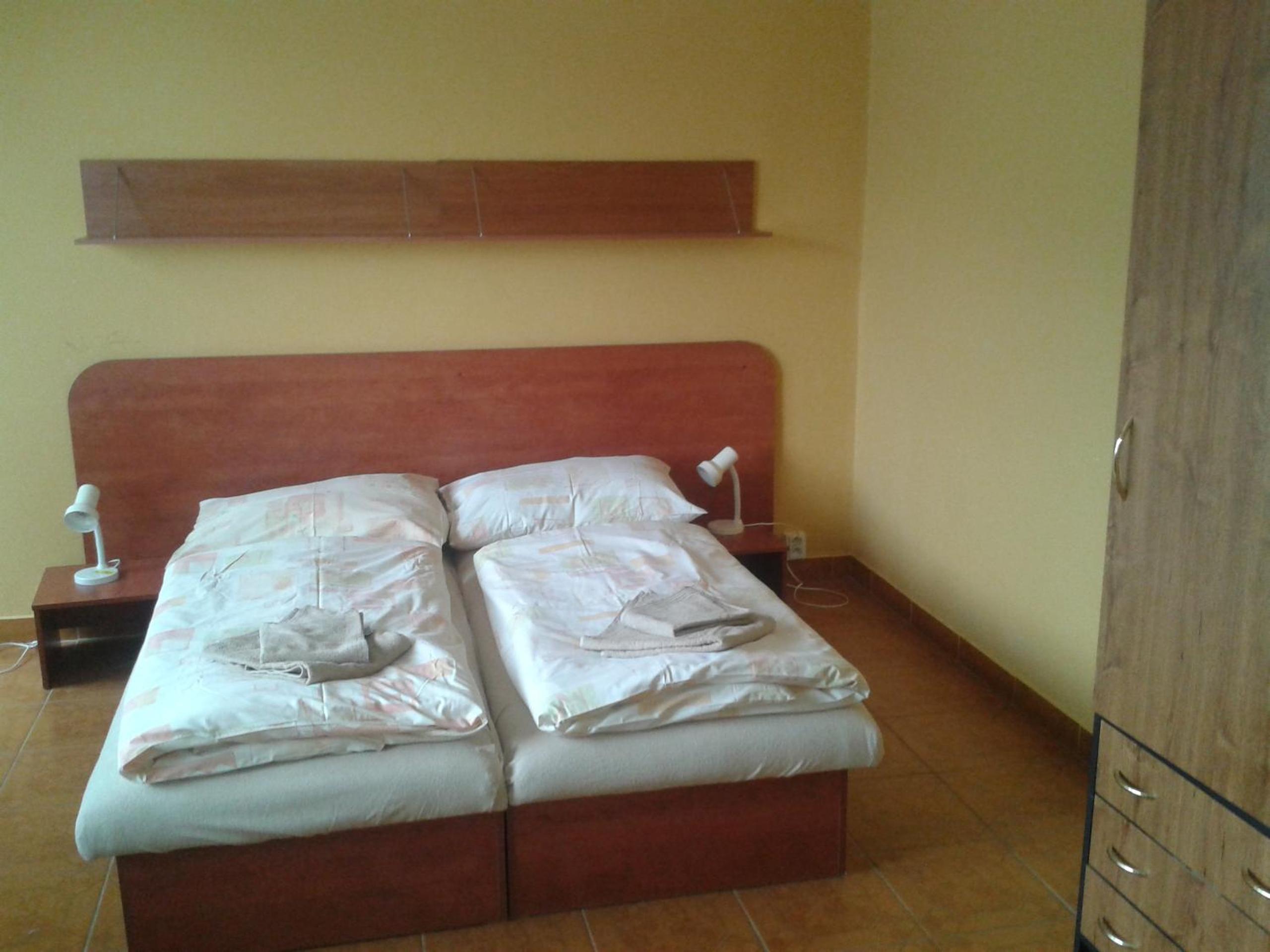 Double or Twin Room with Shower photo 3