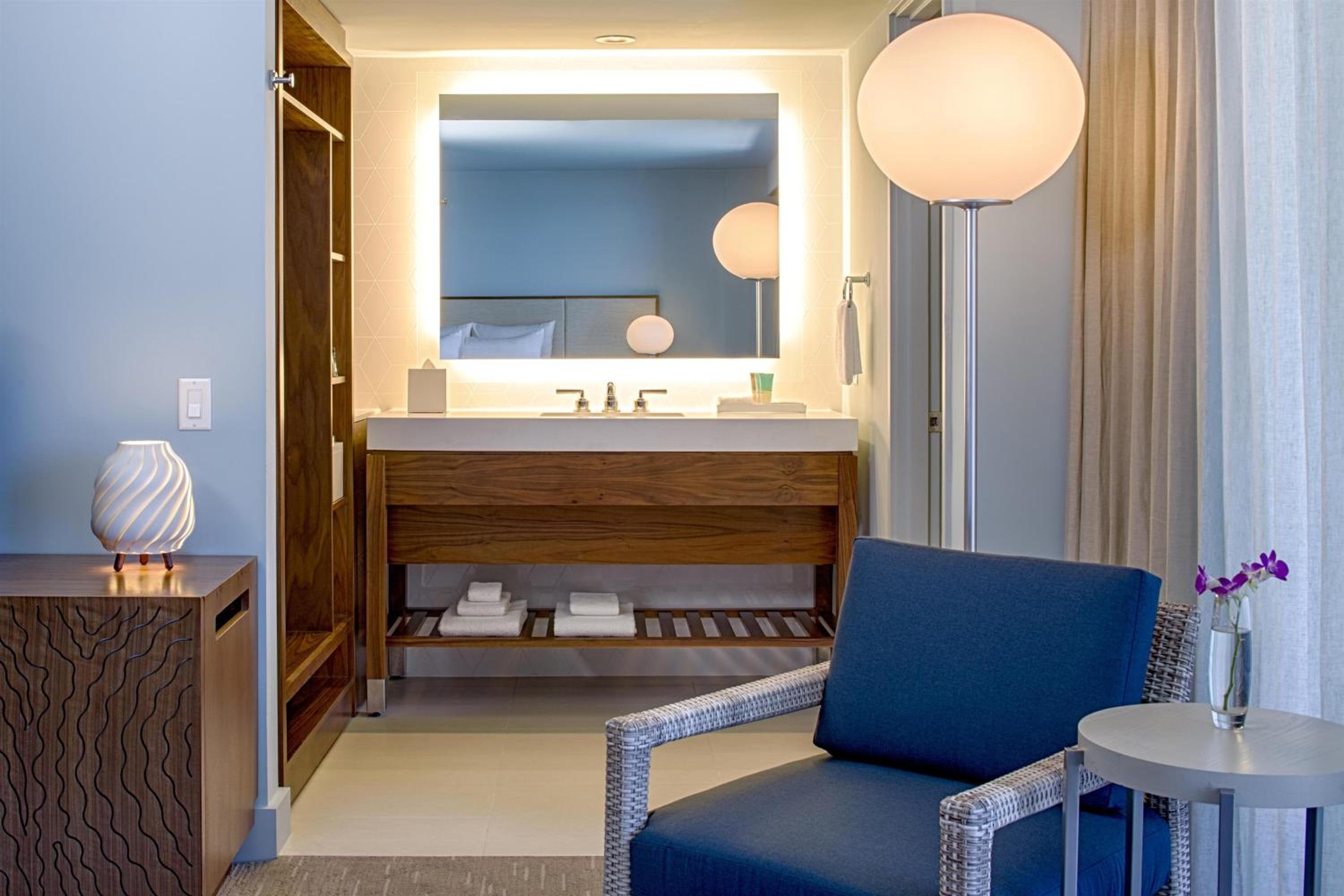 Queen Room with Two Queen Beds and City View - Photo 3