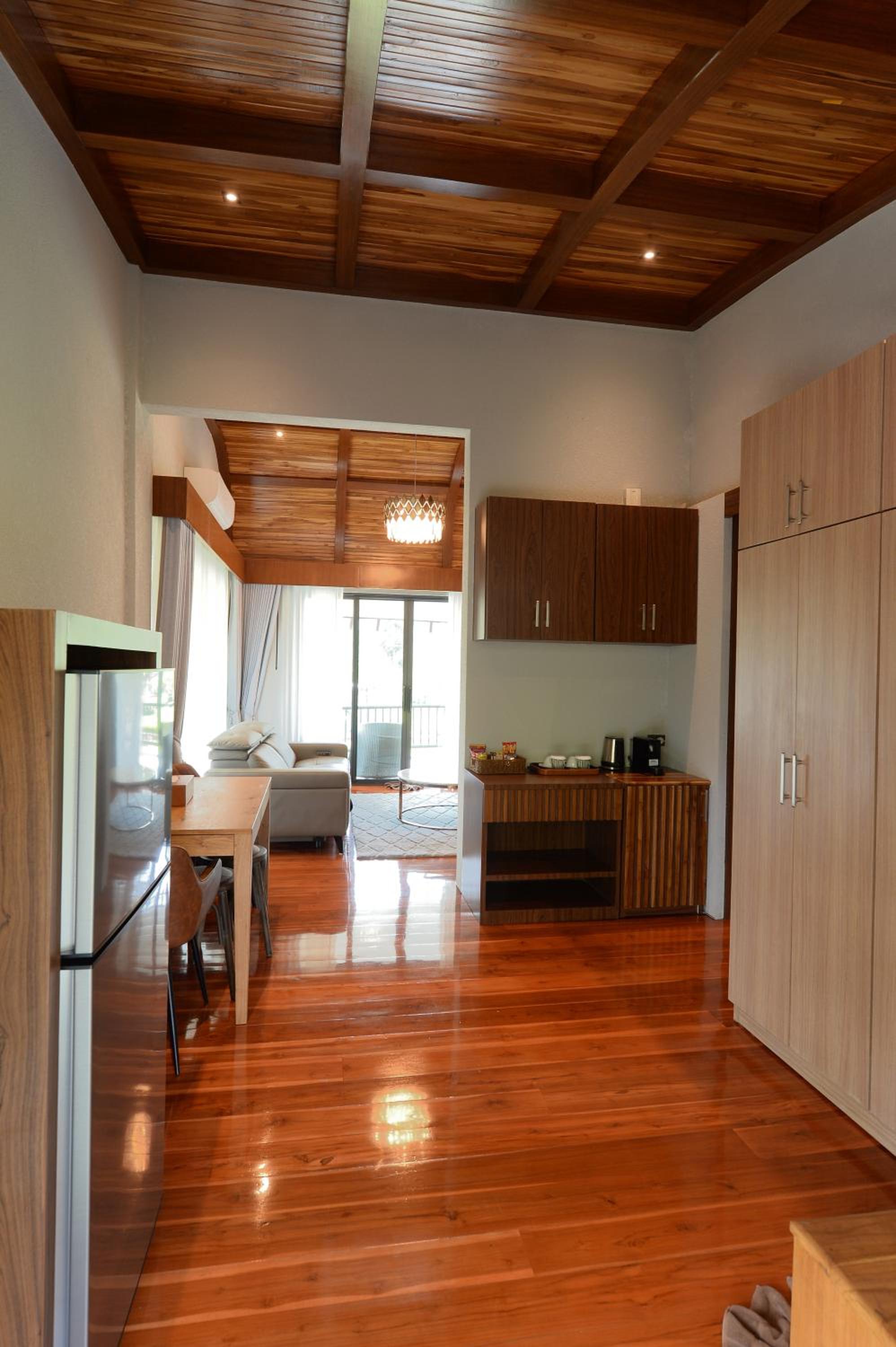 Pavilion Suite Mountain View [Upper Floor] - Photo 6