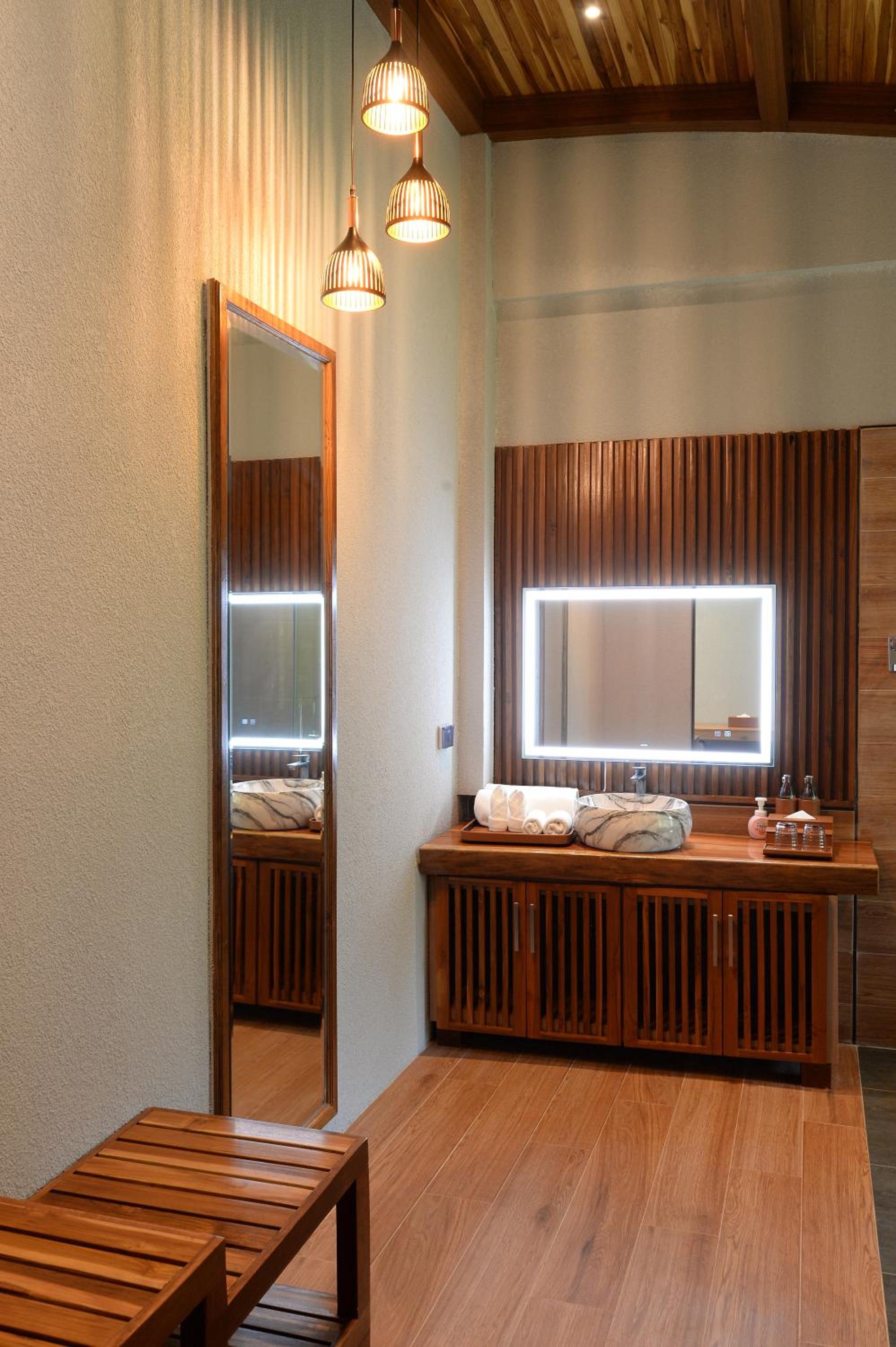 Pavilion Suite Mountain View [Upper Floor] - Photo 5