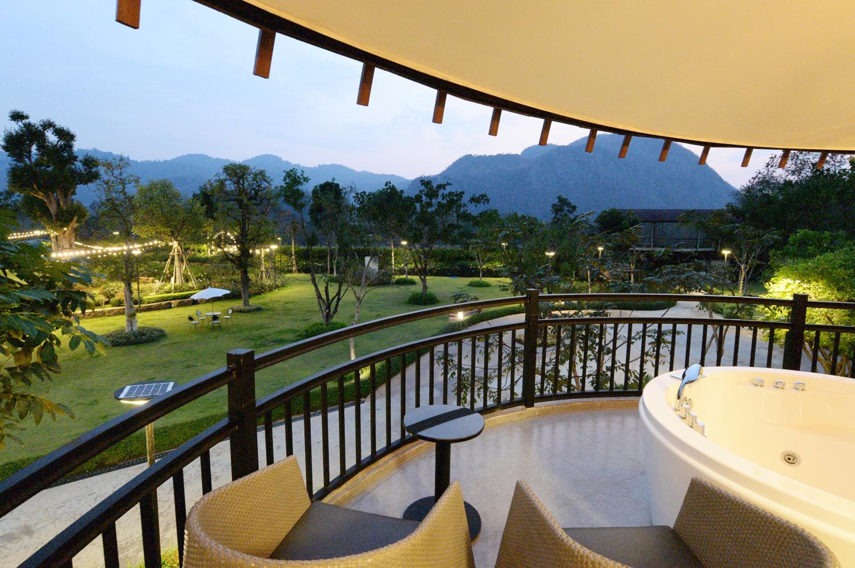 Pavilion Suite Mountain View [Upper Floor] - Photo 3