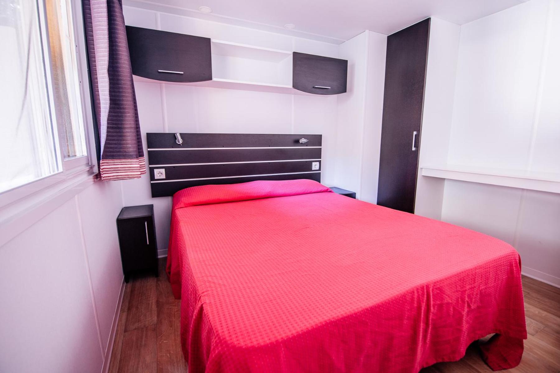 Mobile Home (5 Adults) with beach access - Photo 7