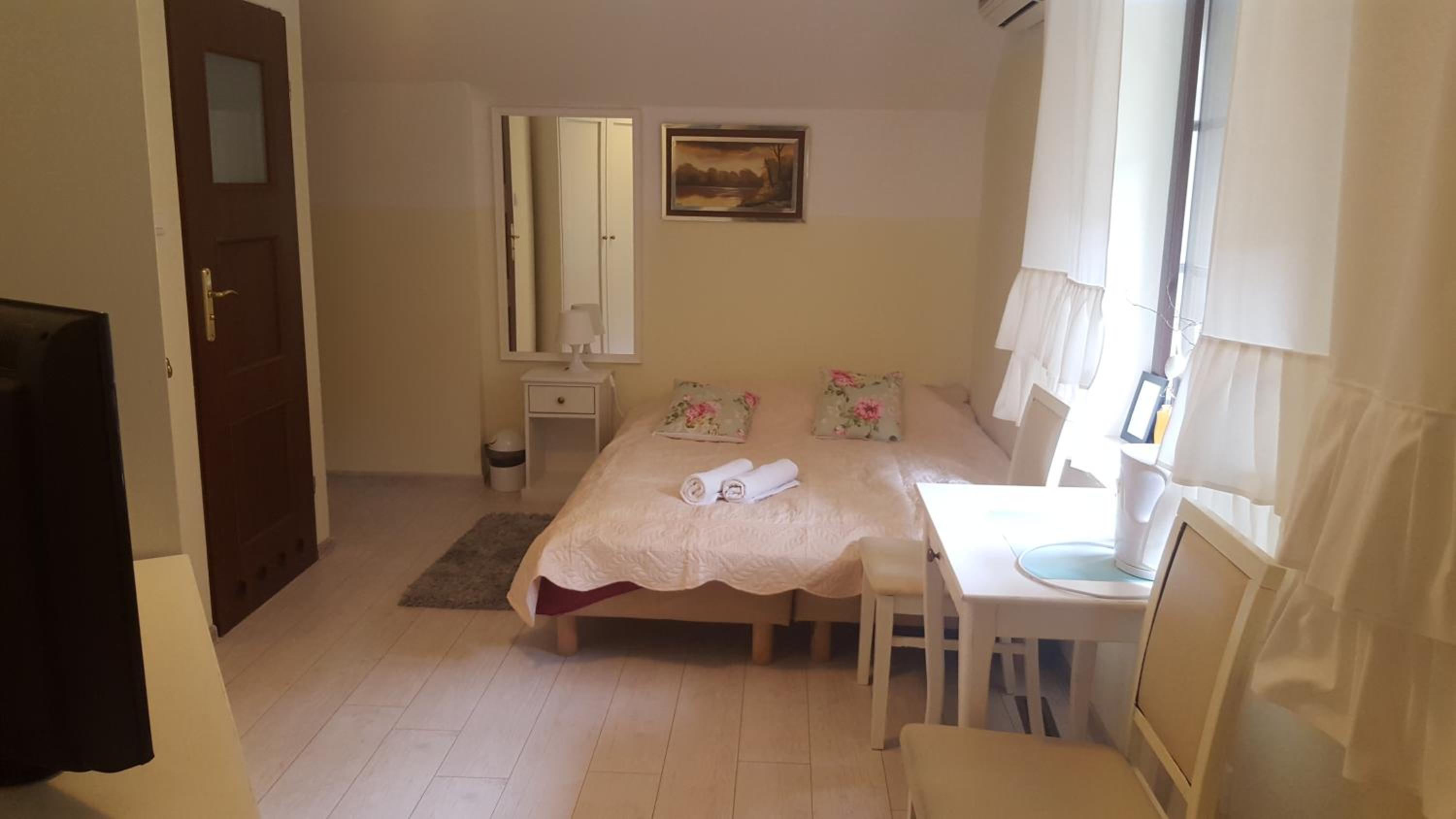 Triple Room - Photo 1