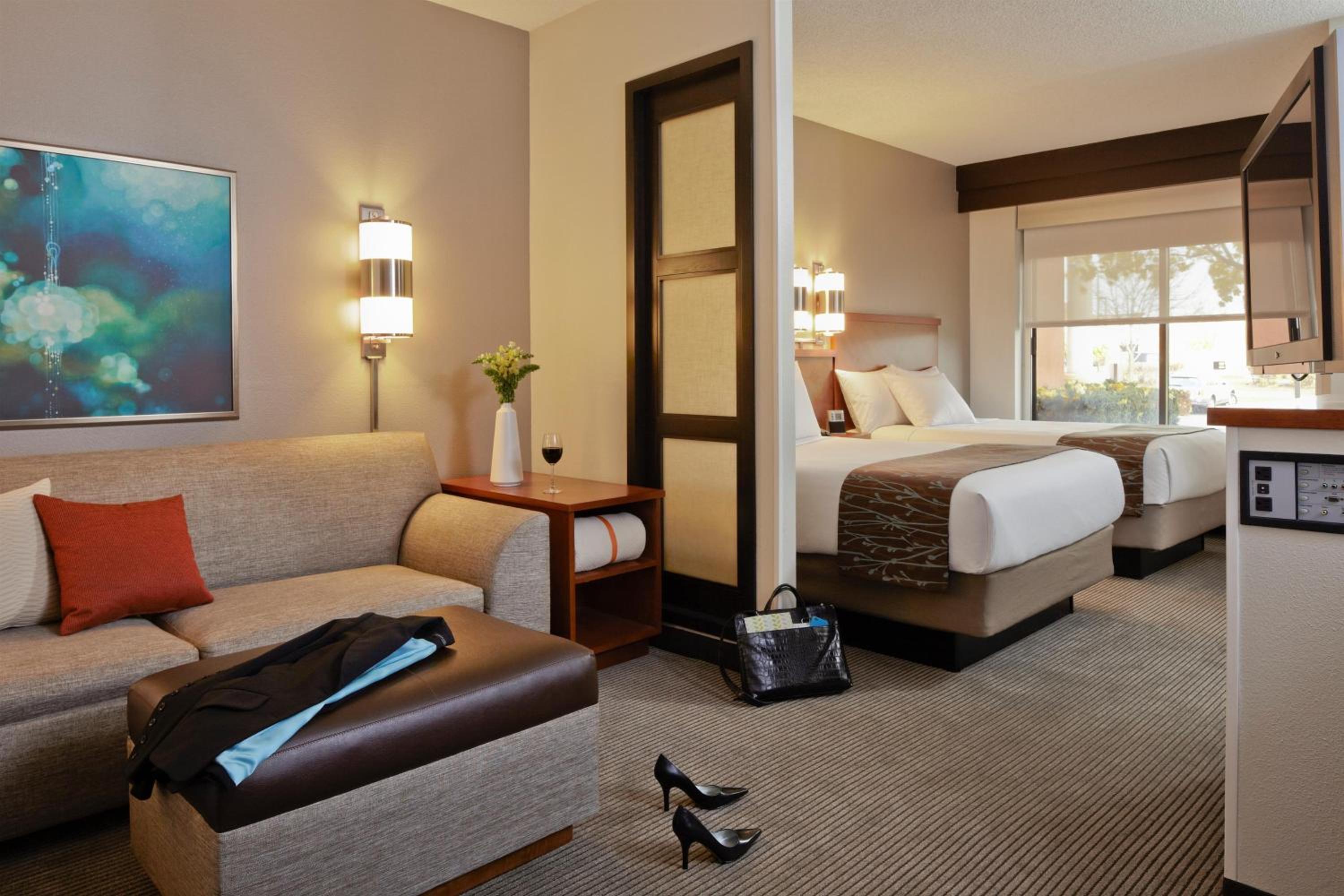Double Room with Two Double Beds and Sofa Bed - Photo 3