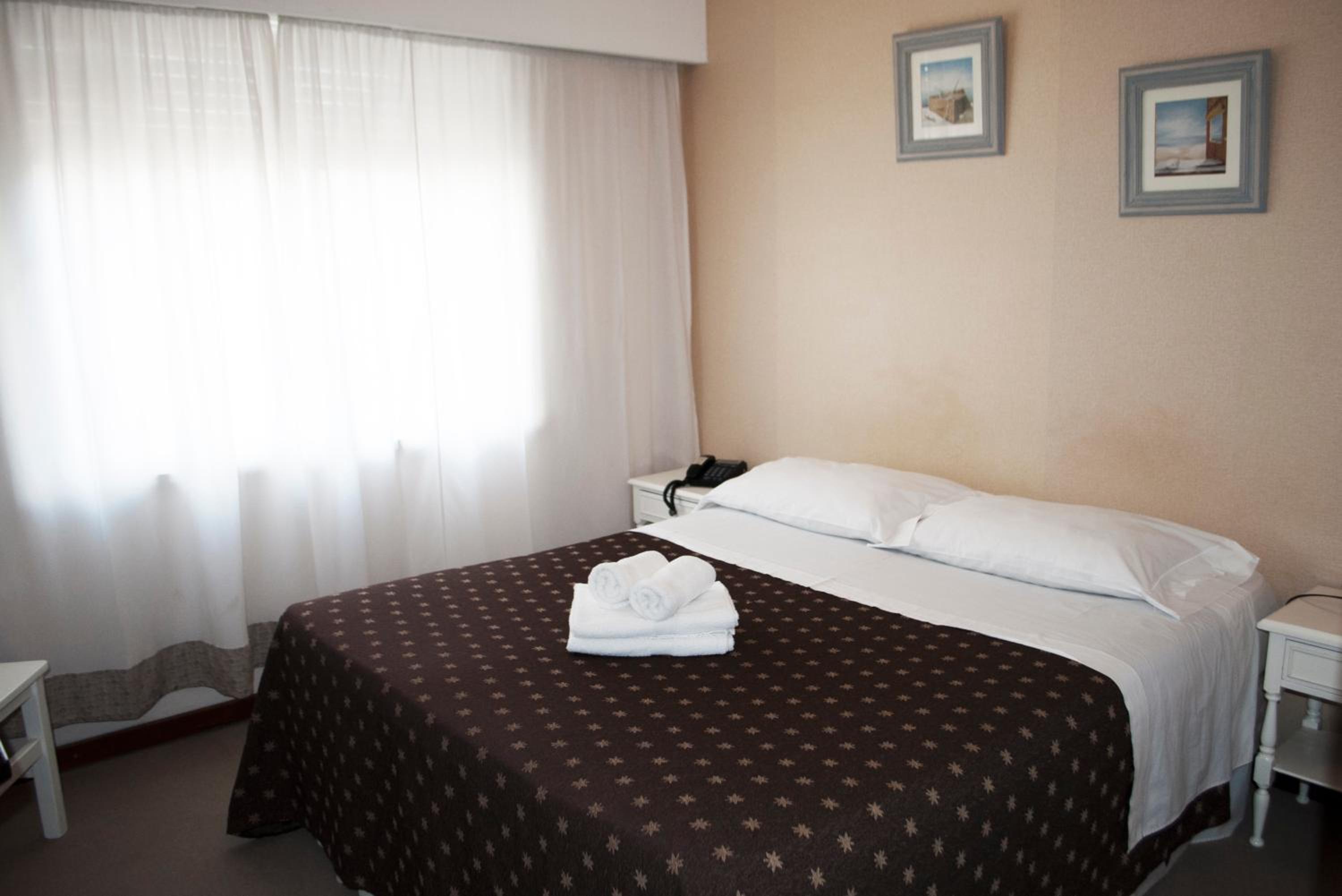 Standard Double or Twin Room photo 1